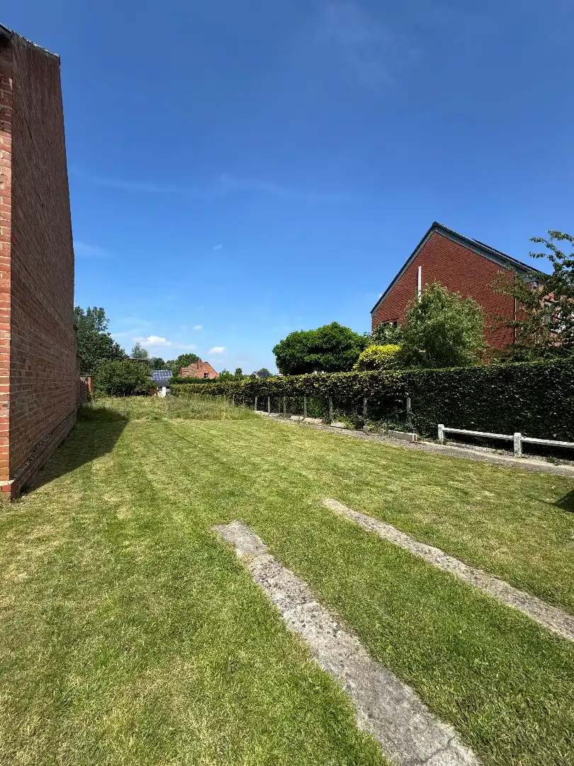 een perceel grond foto 3