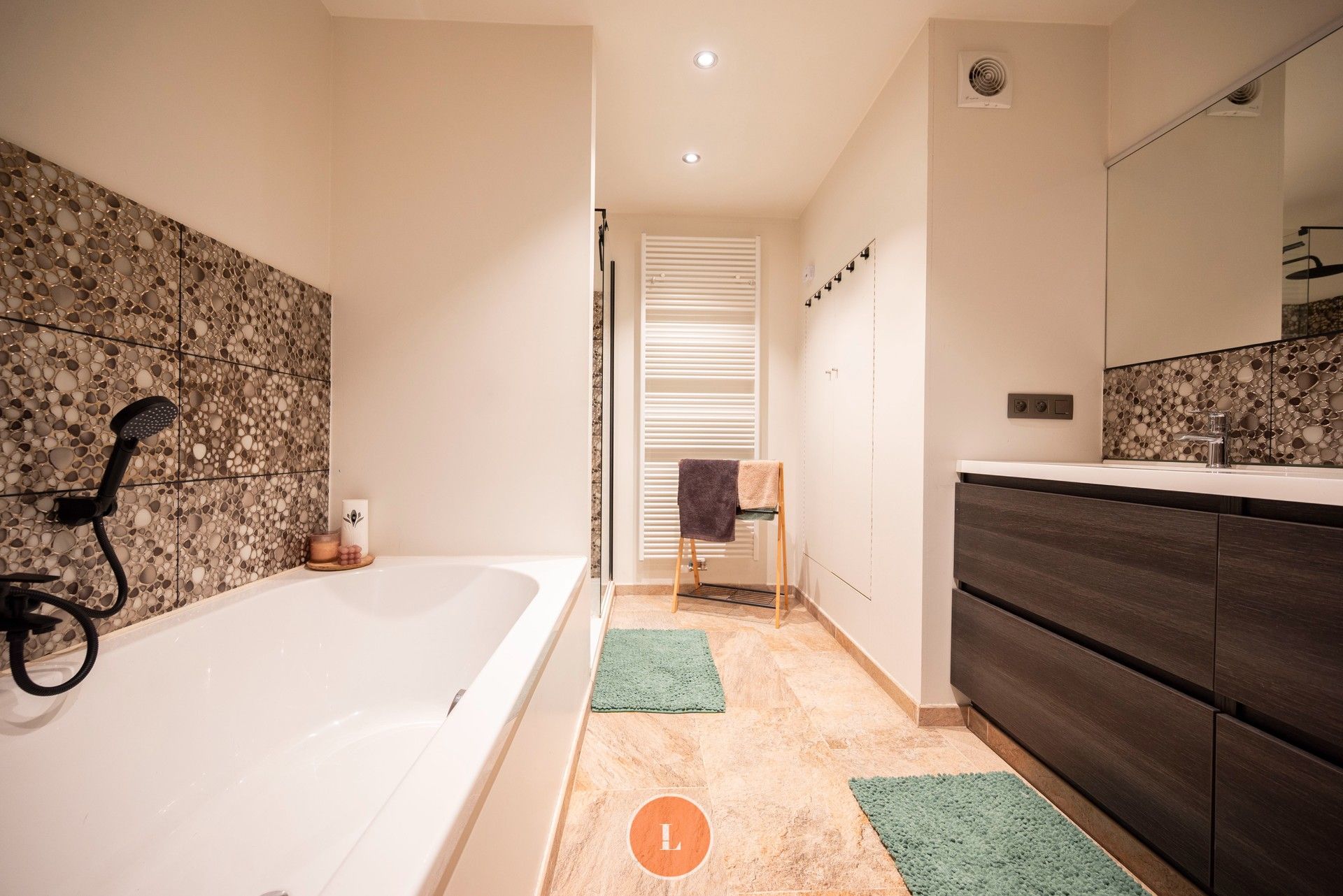 Instapklare woning met garage en tuin in Rekkem foto 8