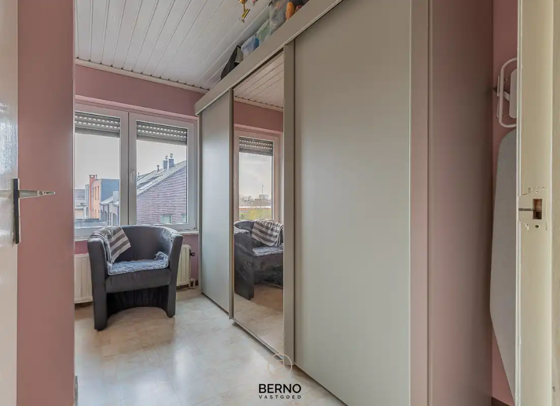 Op te frissen bel-etagewoning foto 11