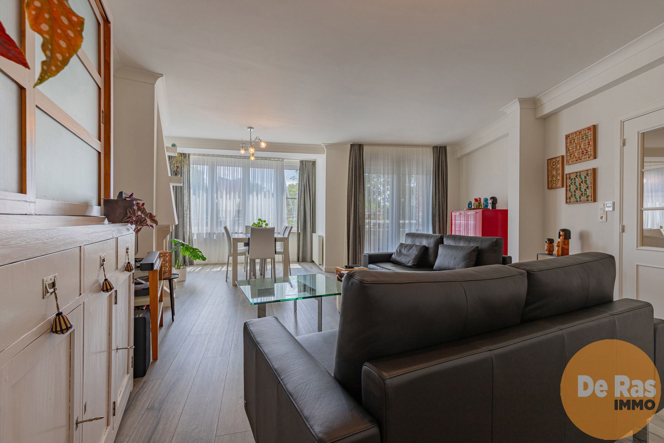 GENT - Instapklaar 4 slaapkamer appartement op 1ste verdiep foto 3