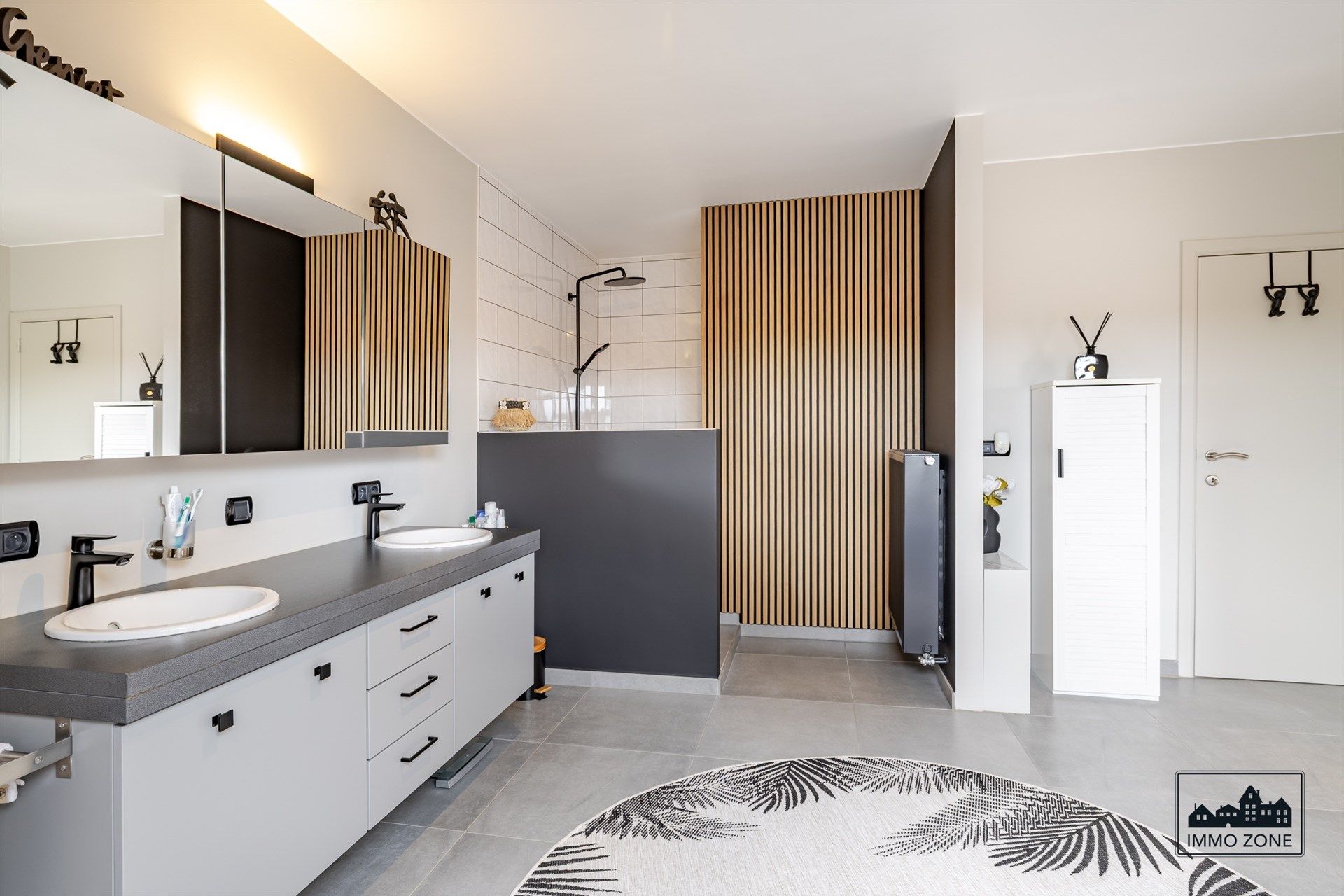 Uniek en energiezuinig 3-slaapkamer appartement van 192m² foto 12