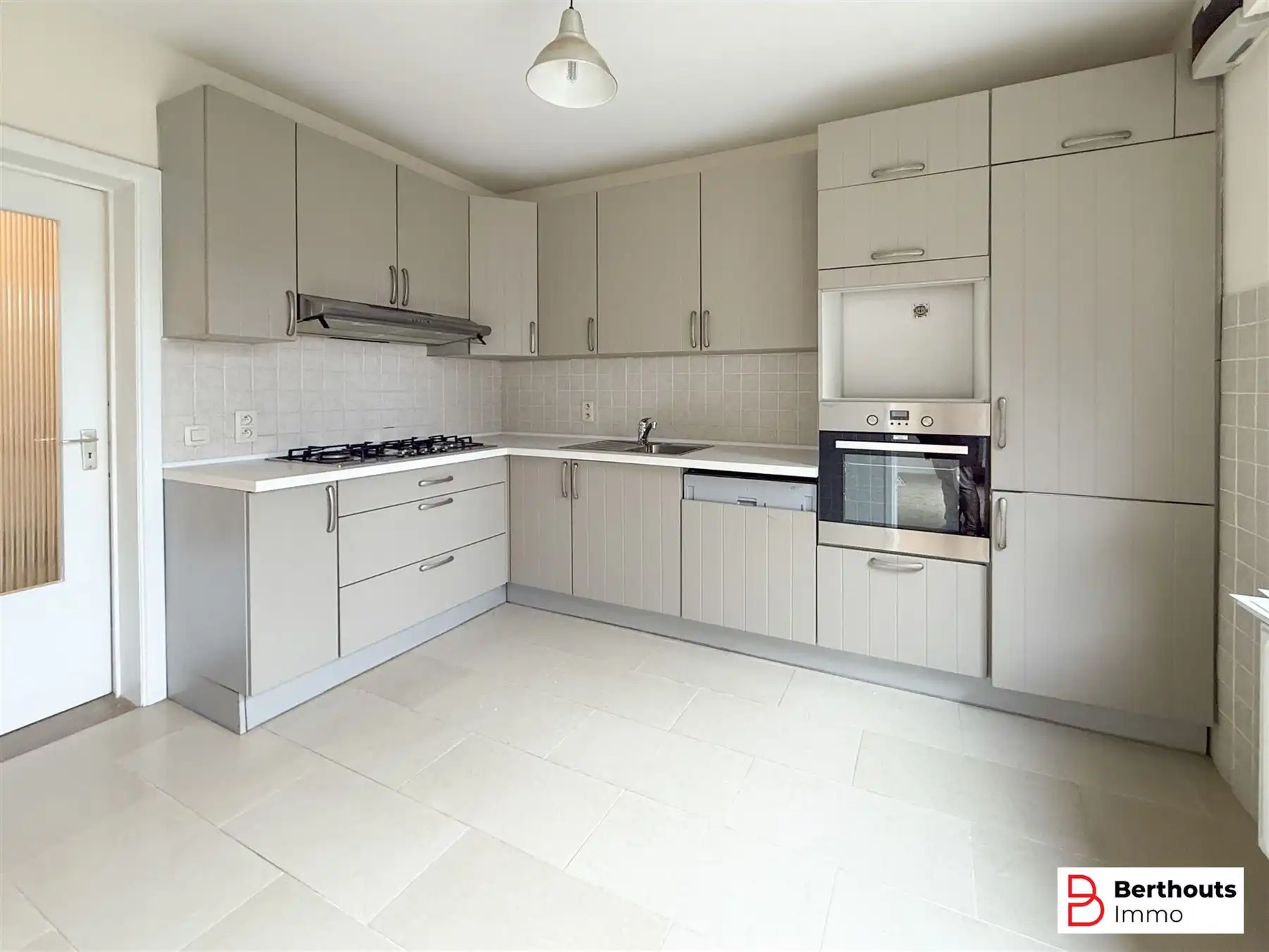 WONING MET 5/6 SLAAPKAMERS MET TUIN foto 5