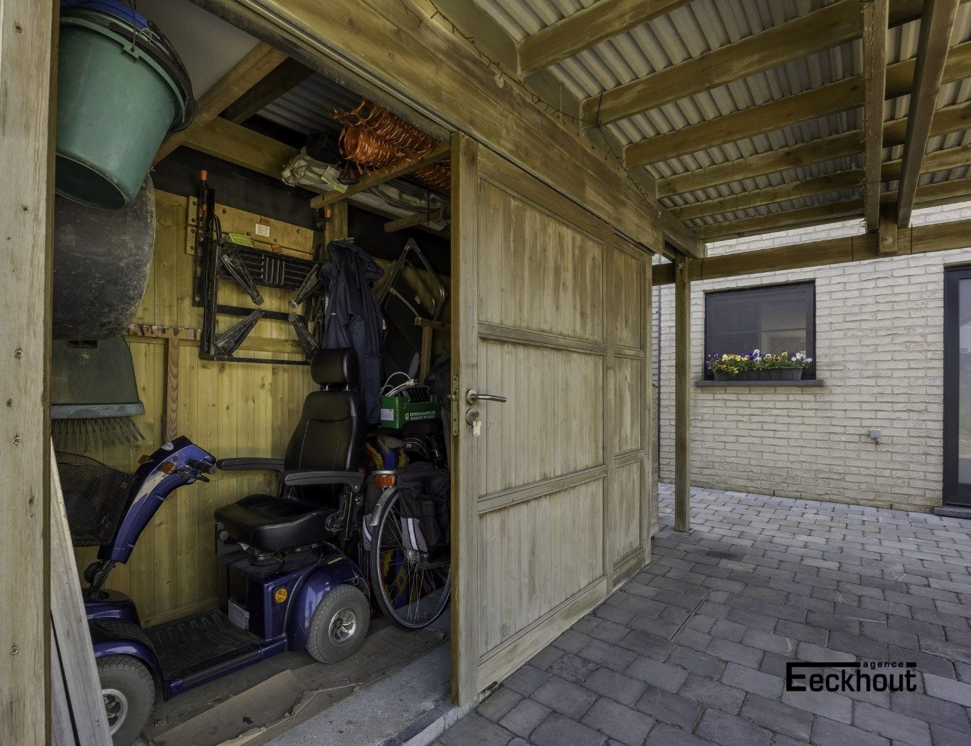 Recente halfopen woning met zonnige tuin & carport te Bredene! foto 22