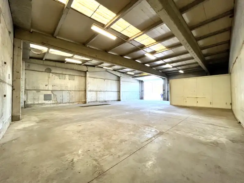 Industrieel-magazijn-logistiek te huur Oostrozebekestraat 247 - 8770 Ingelmunster