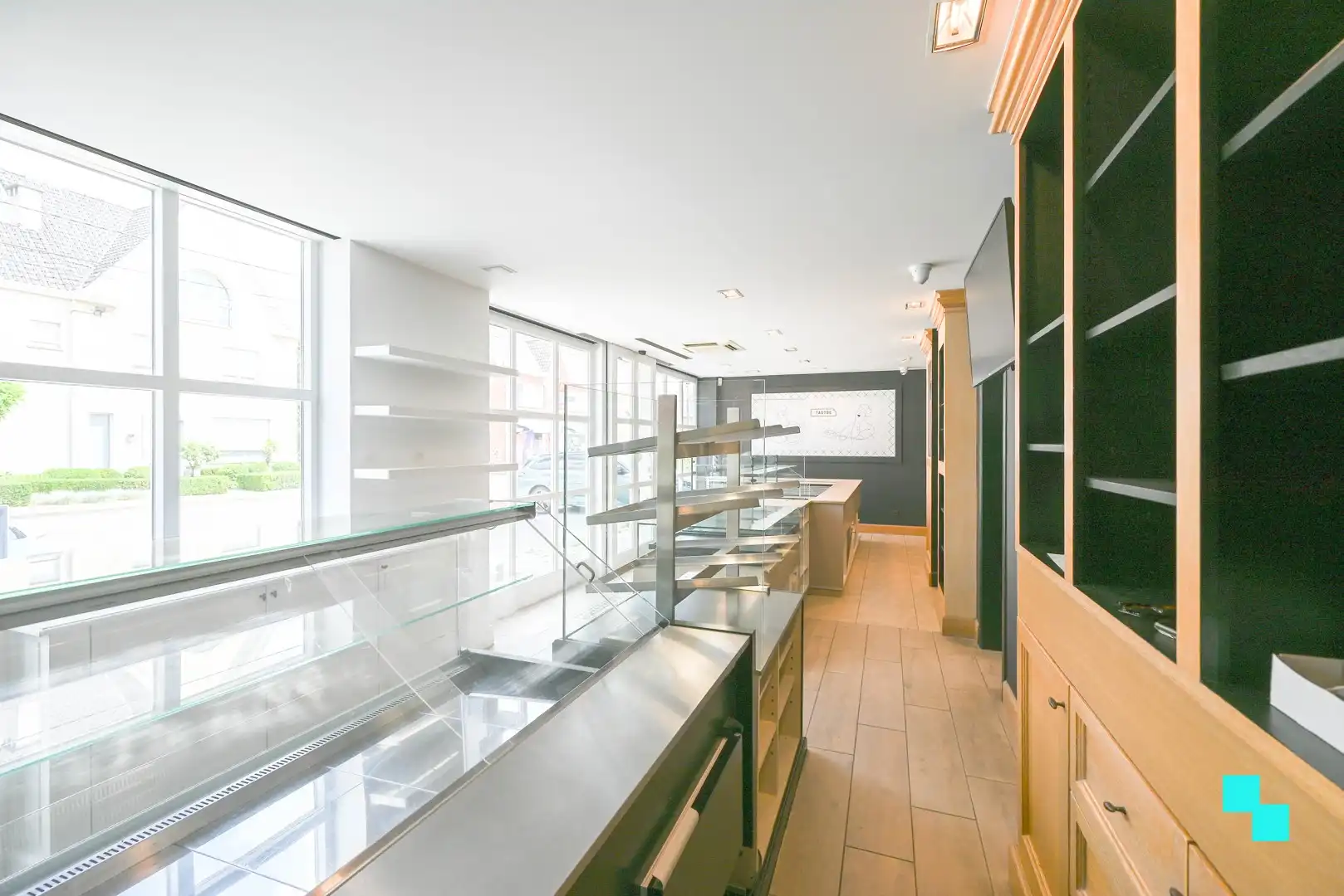 Riante handelswoonst in Waregem foto 3