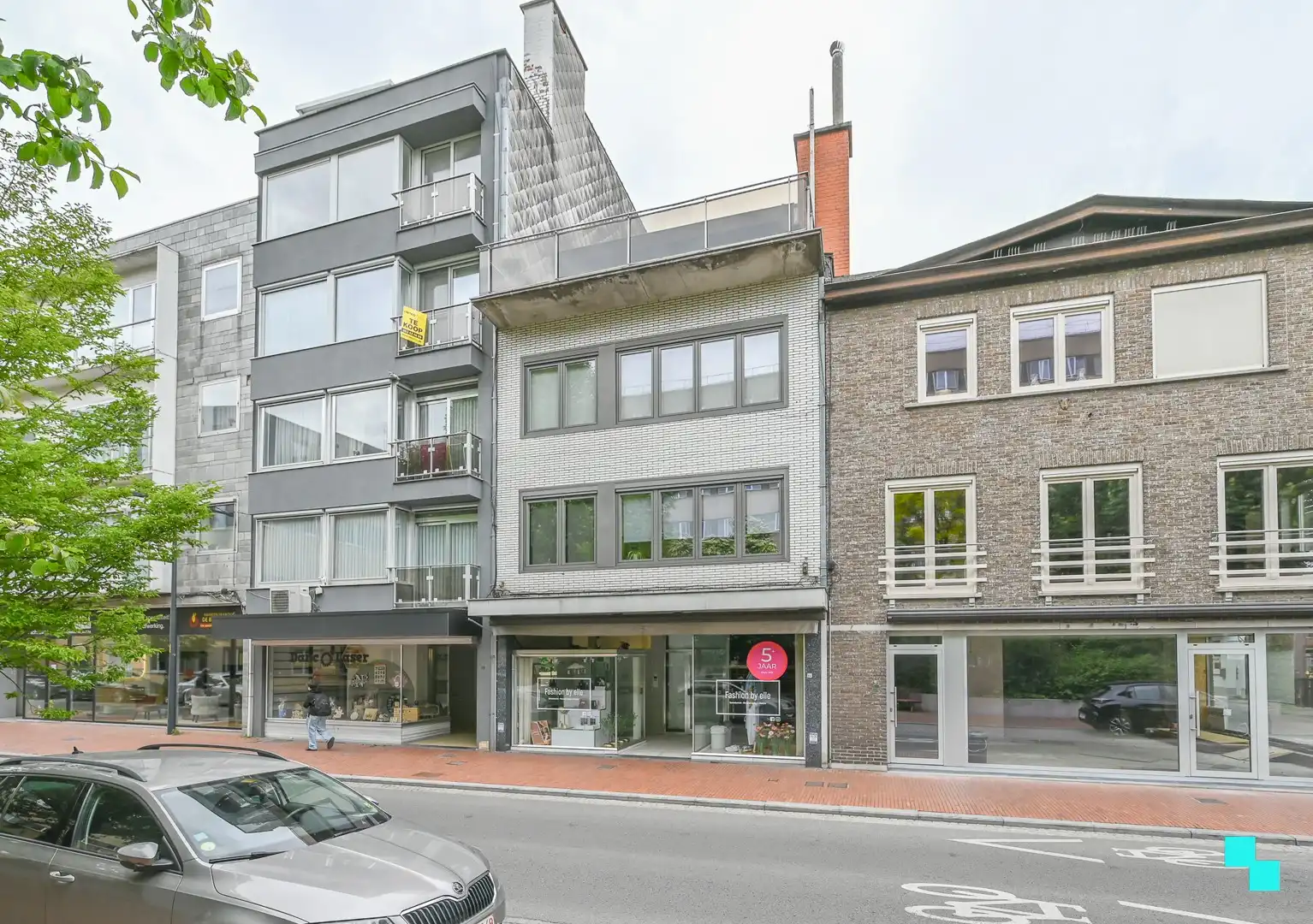 Interessante investeringsopportuniteit in hartje Izegem foto 29