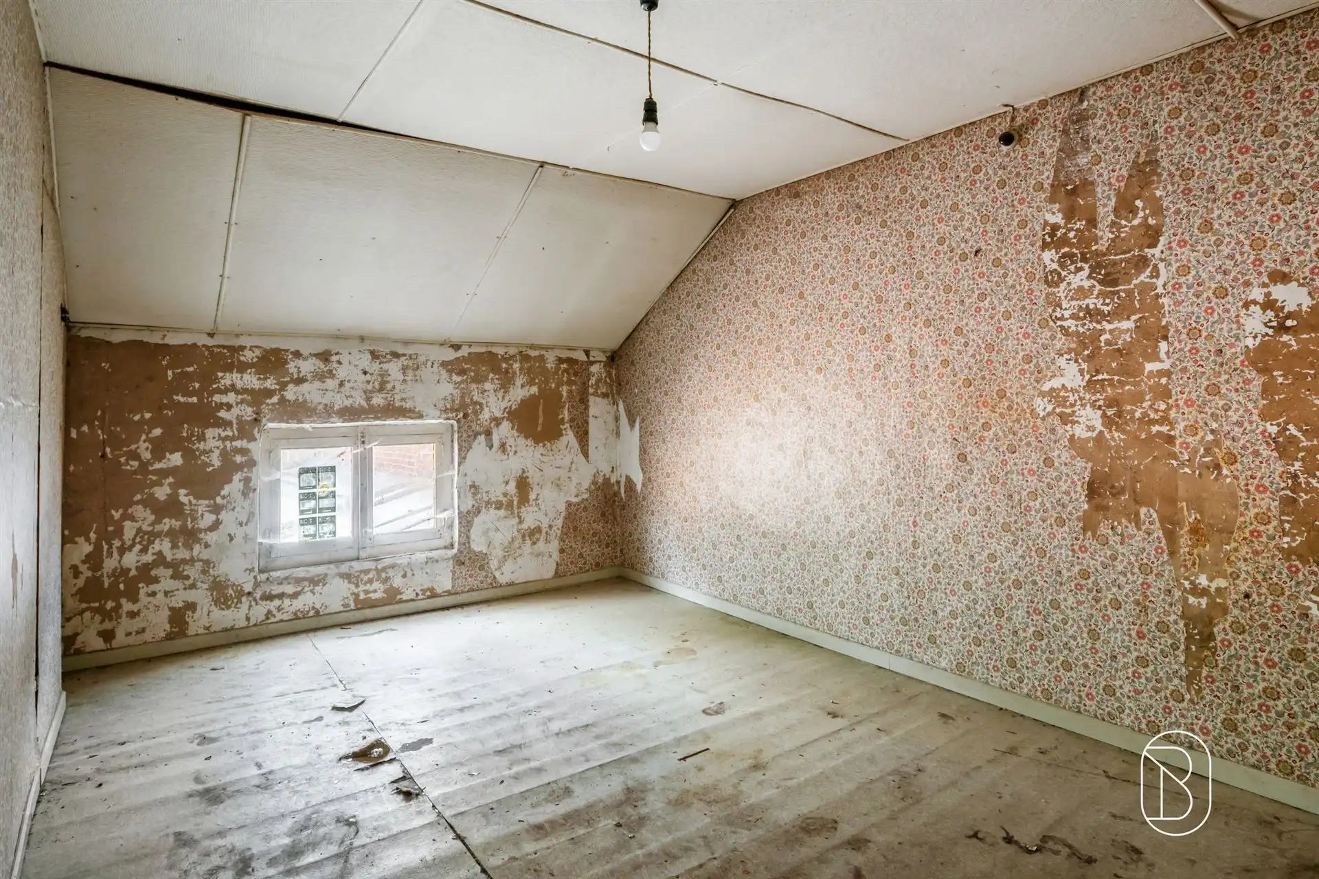 Te renoveren woning met tuin!  foto 12
