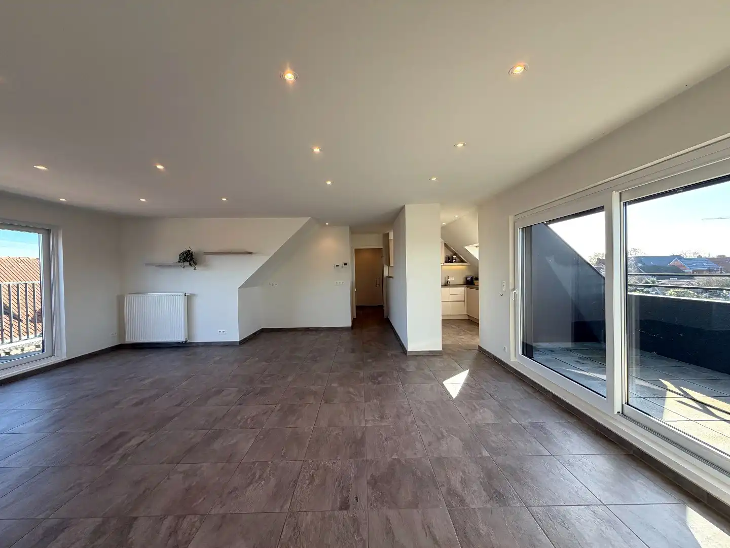 Dakappartement met 2 slaapkamers, 2 terrassen, garage én staanplaats! foto {{pictureIndex}}