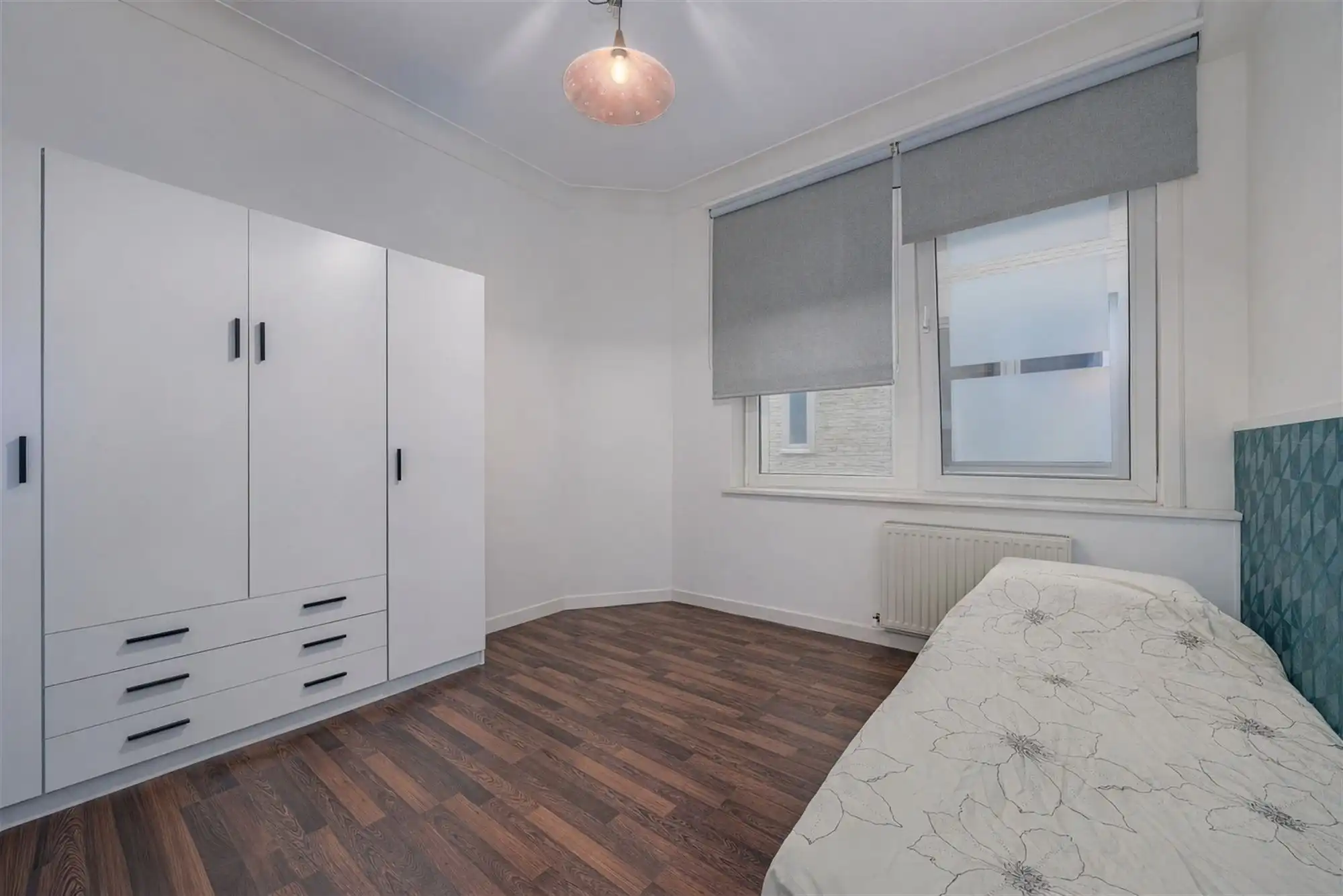 Perfect instapklaar appt met 2 slk + 2 badk vlakbij het Station foto 11