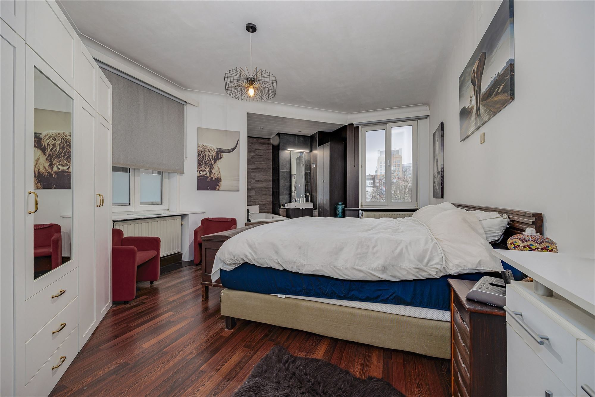 Perfect instapklaar appt met 2 slk + 2 badk vlakbij het Station foto 11