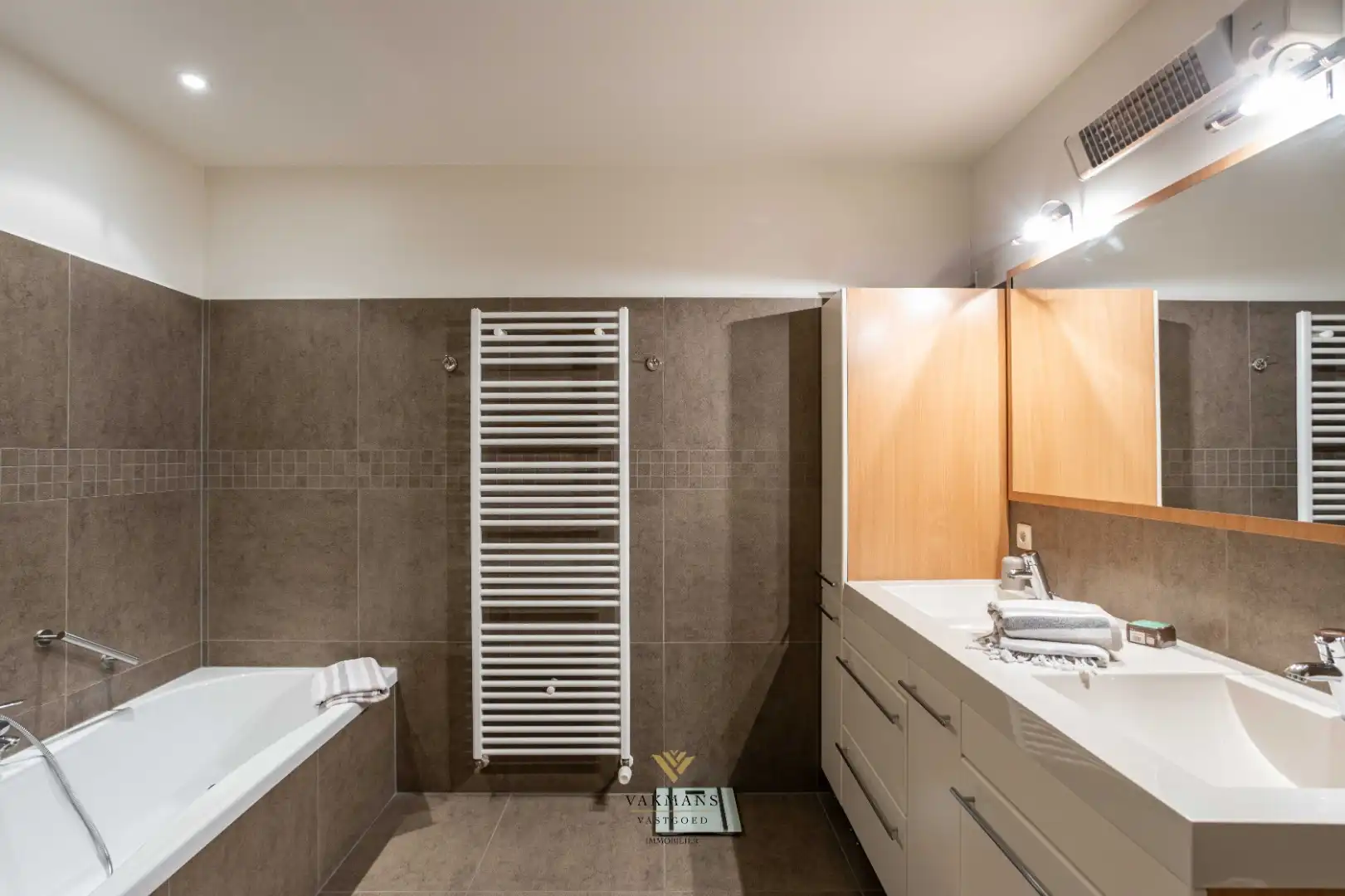 Gelijkvloers appartement met tuin foto 18