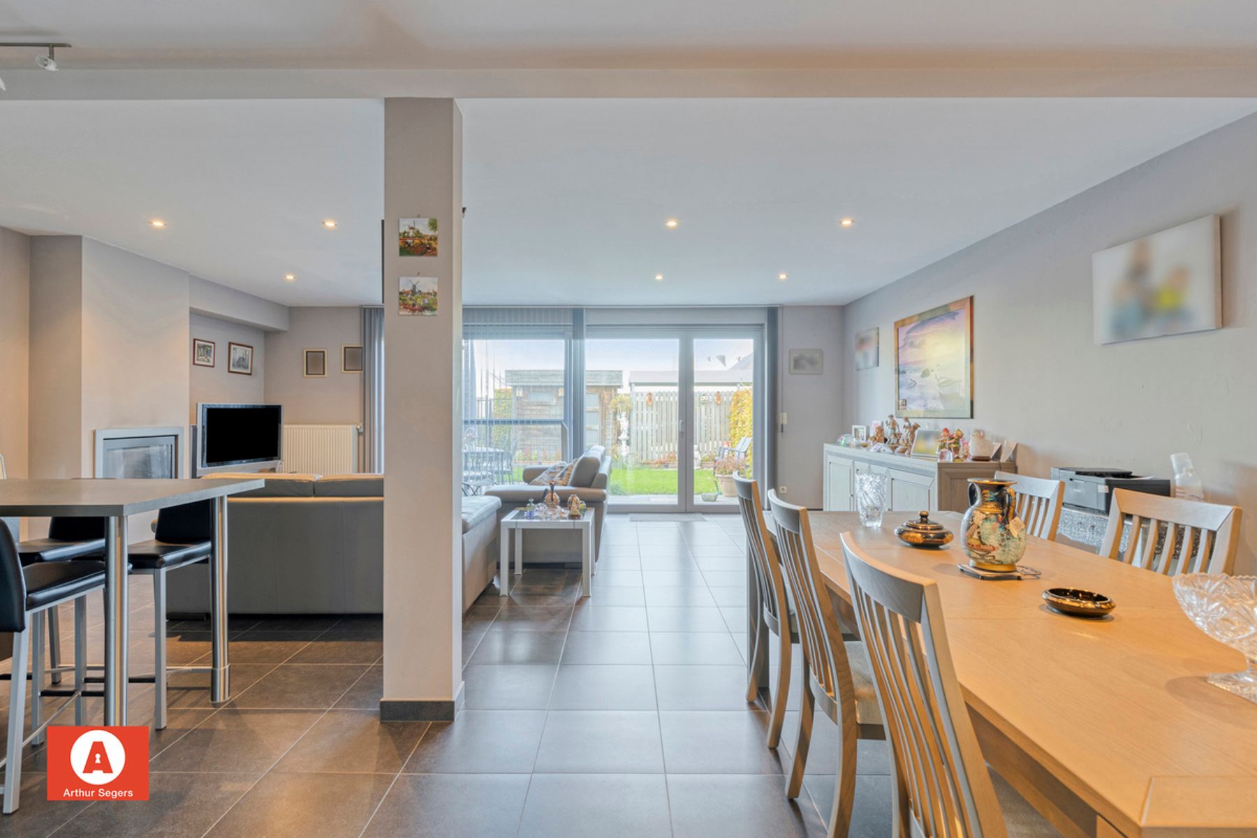 Recent Gelijkvloers appartement met tuin en parkeerplaats. foto 5