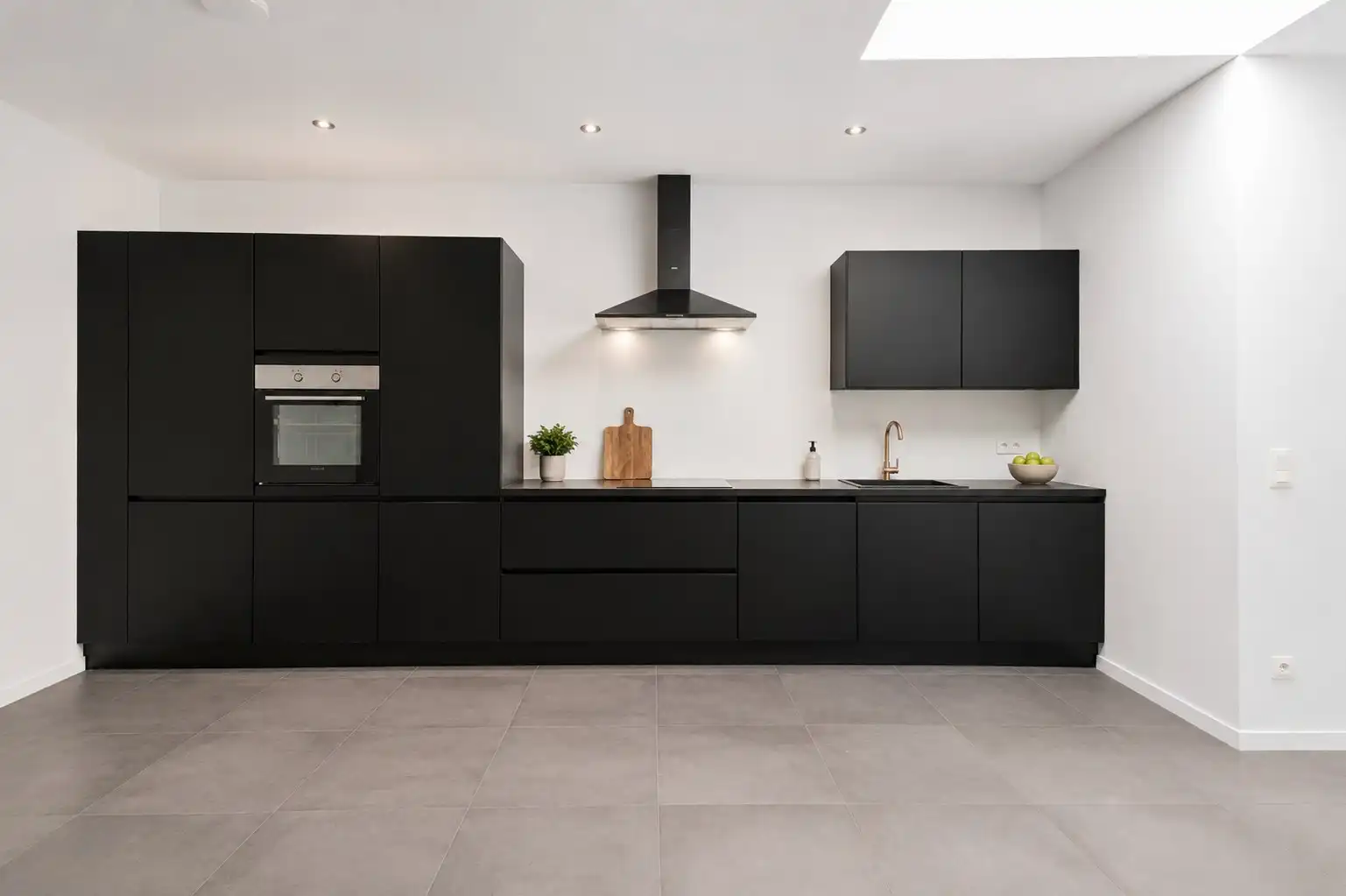 Stijlvol en  hoogwaardig vernieuwde woning met EPC A in het centrum van Kapellen foto 6