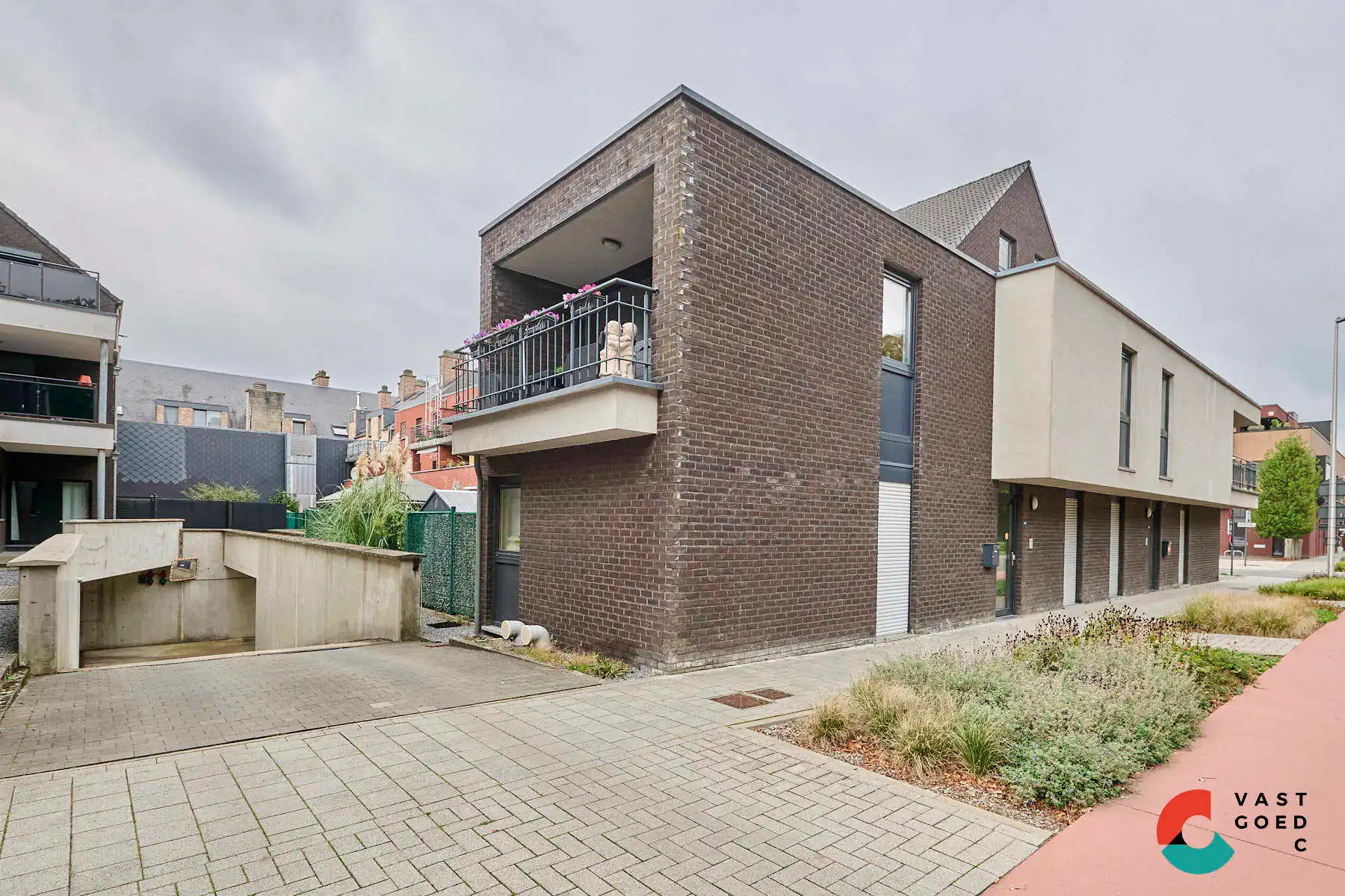 Luxueus gerenoveerd appartement met terras foto 2