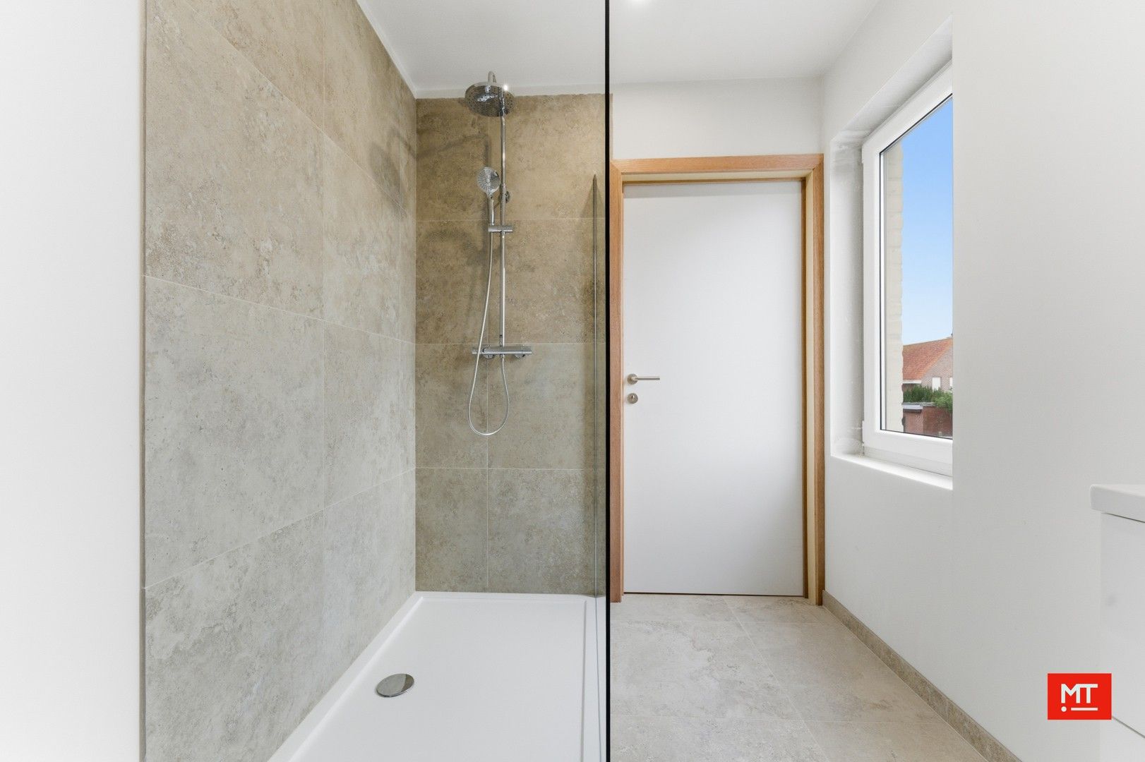 Landelijke, gerenoveerde woning met 3 slaapkamers en tuin in het rustige Poelkapelle foto 11