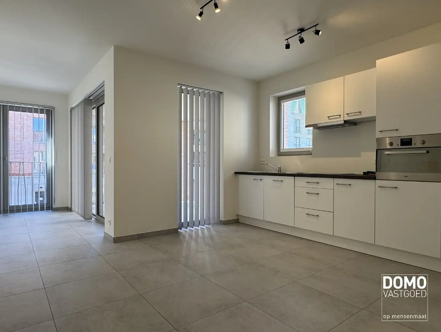 NIEUWBOUWAPPARTEMENT MET 2 SLAAPKAMERS, TERRAS, ONDERGRONDSE AUTOSTANDPLAATS EN KELDERBERGING IN RESIDENTIE "DE KWINT" TE ZONHOVEN foto 2