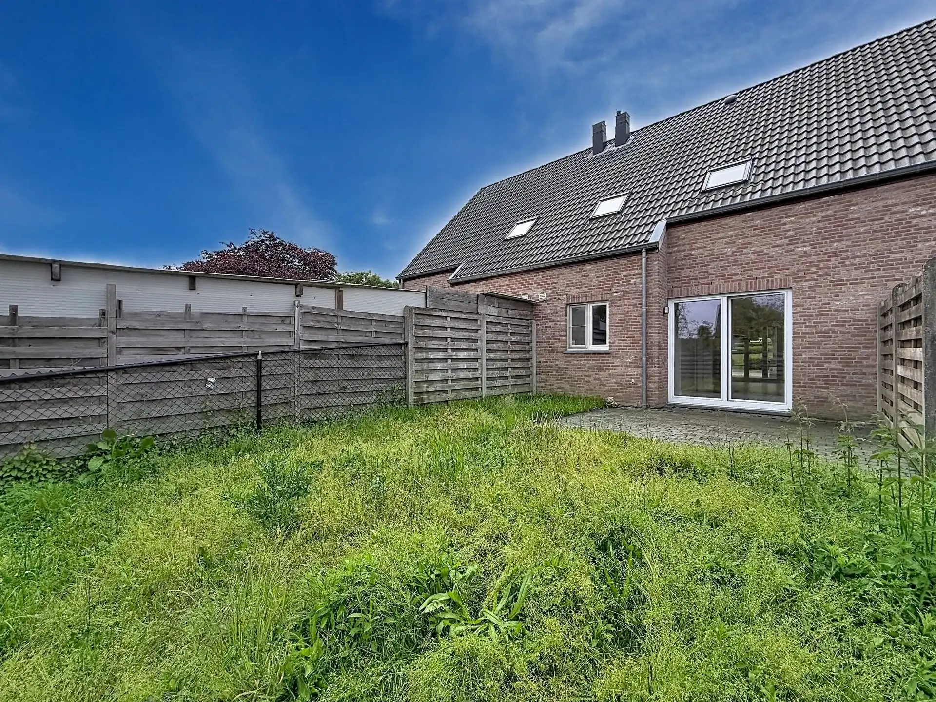 Gezellige woning met 2 grote slaapkamers, tuin en carport foto 24