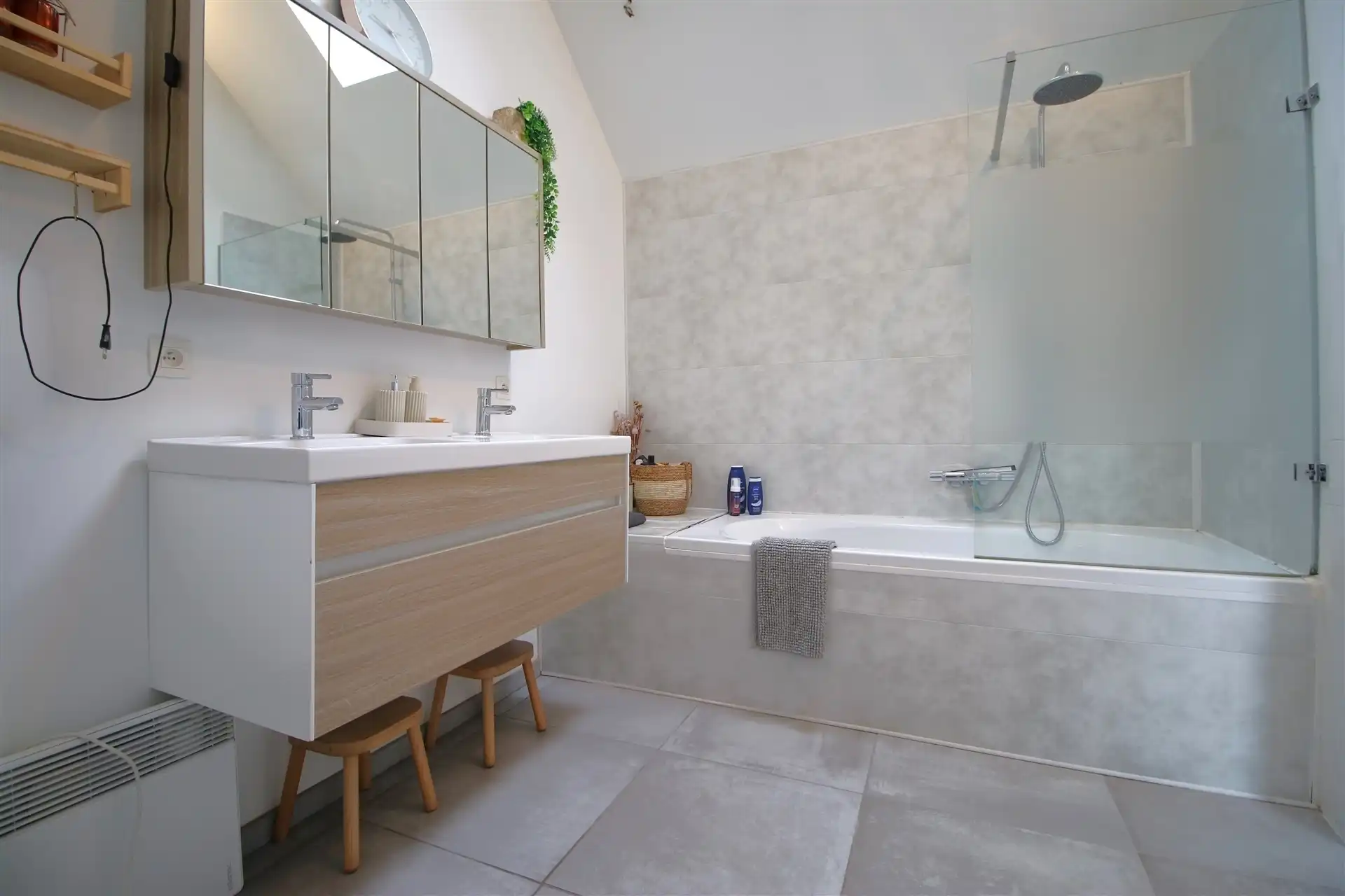 Mooi gerenoveerde woning 3 slpk & tuin foto 11