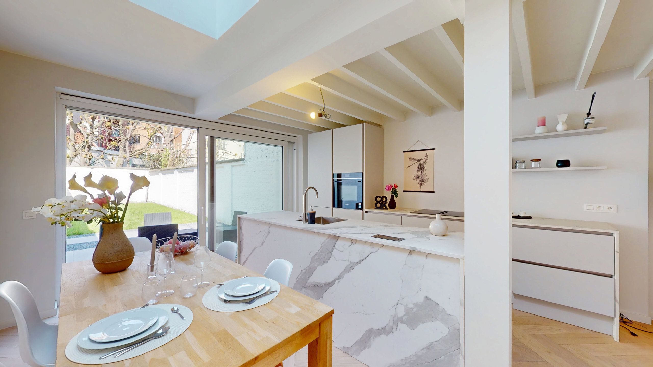 ANTWERPEN - Woonhuis met 2 units foto {{pictureIndex}}