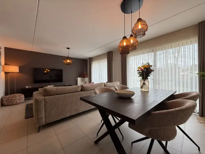 Prachtig appartement met 2 slpks, ruim terras en parking foto 2