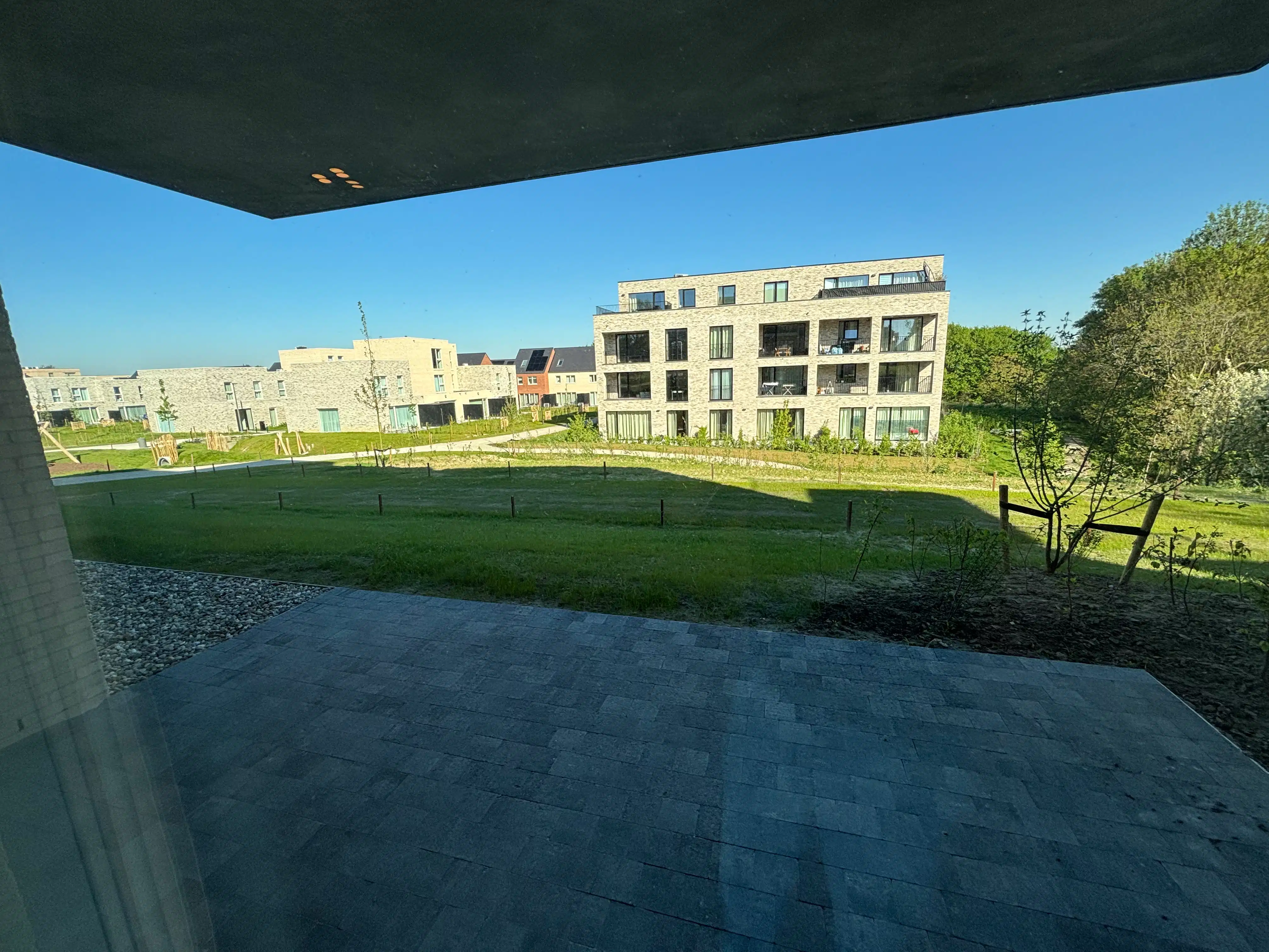 1-slaapkamer appartement met terras en parking foto 9