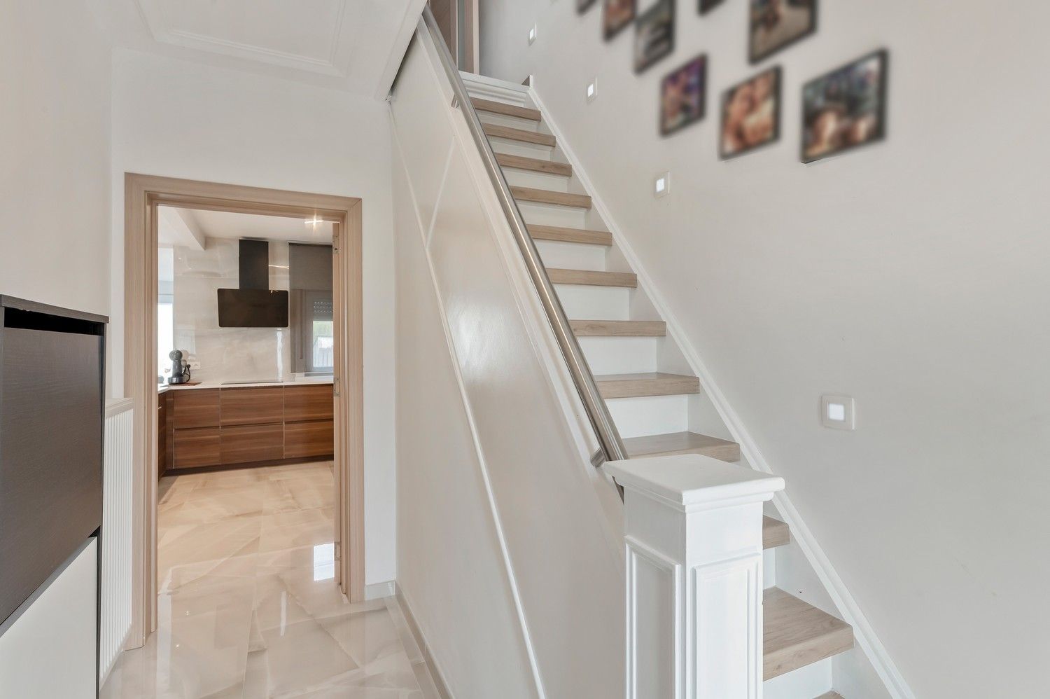 GERENOVEERDE WONING MET BIJGEBOUW foto 5