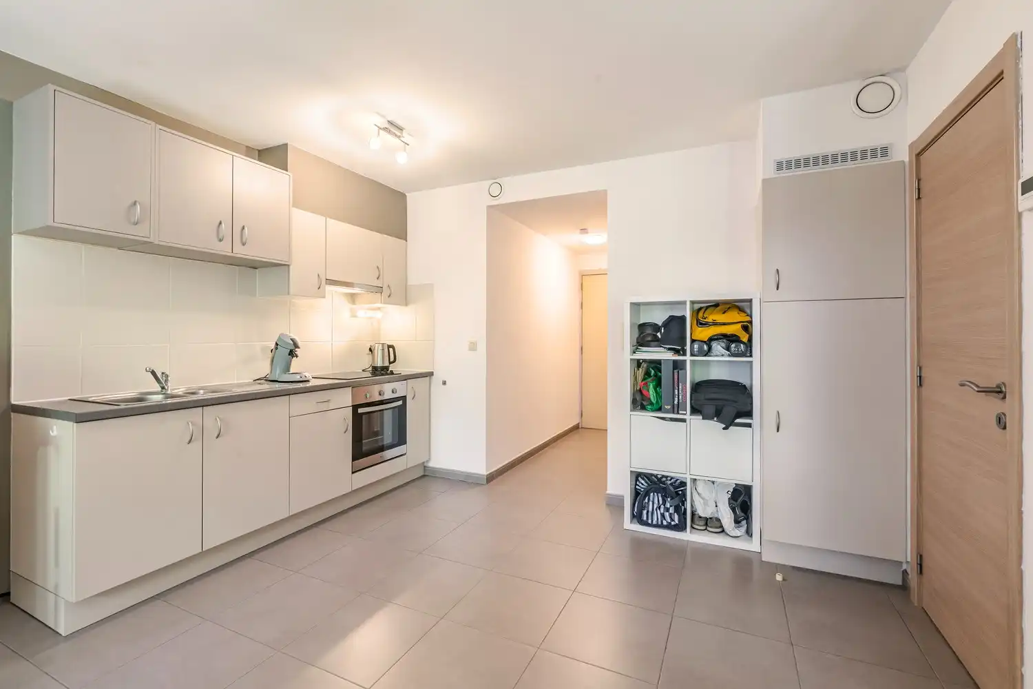 Instapklaar 1-slaapkamerappartement met terras en ondergrondse staanplaats foto 8