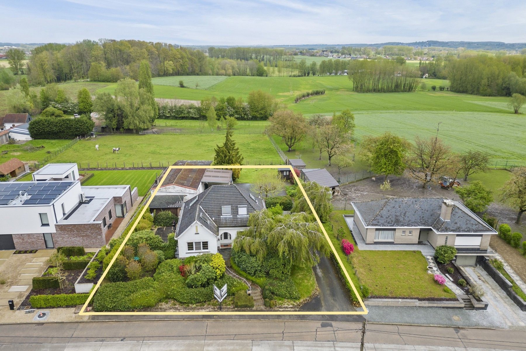 Hoofdfoto van de publicatie: Unieke ruime alleenstaande woning met prachtig zicht. 