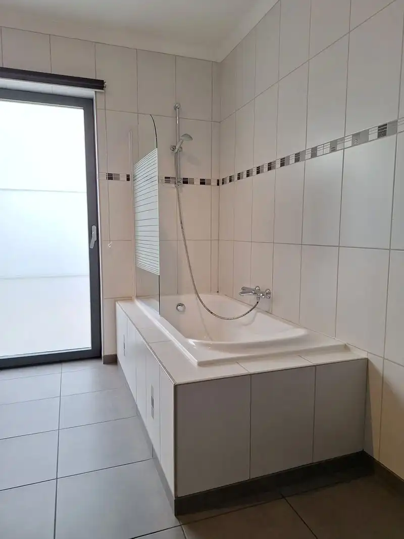 Instapklaar, modern gelijkvloers appartement te Kortessem foto 14