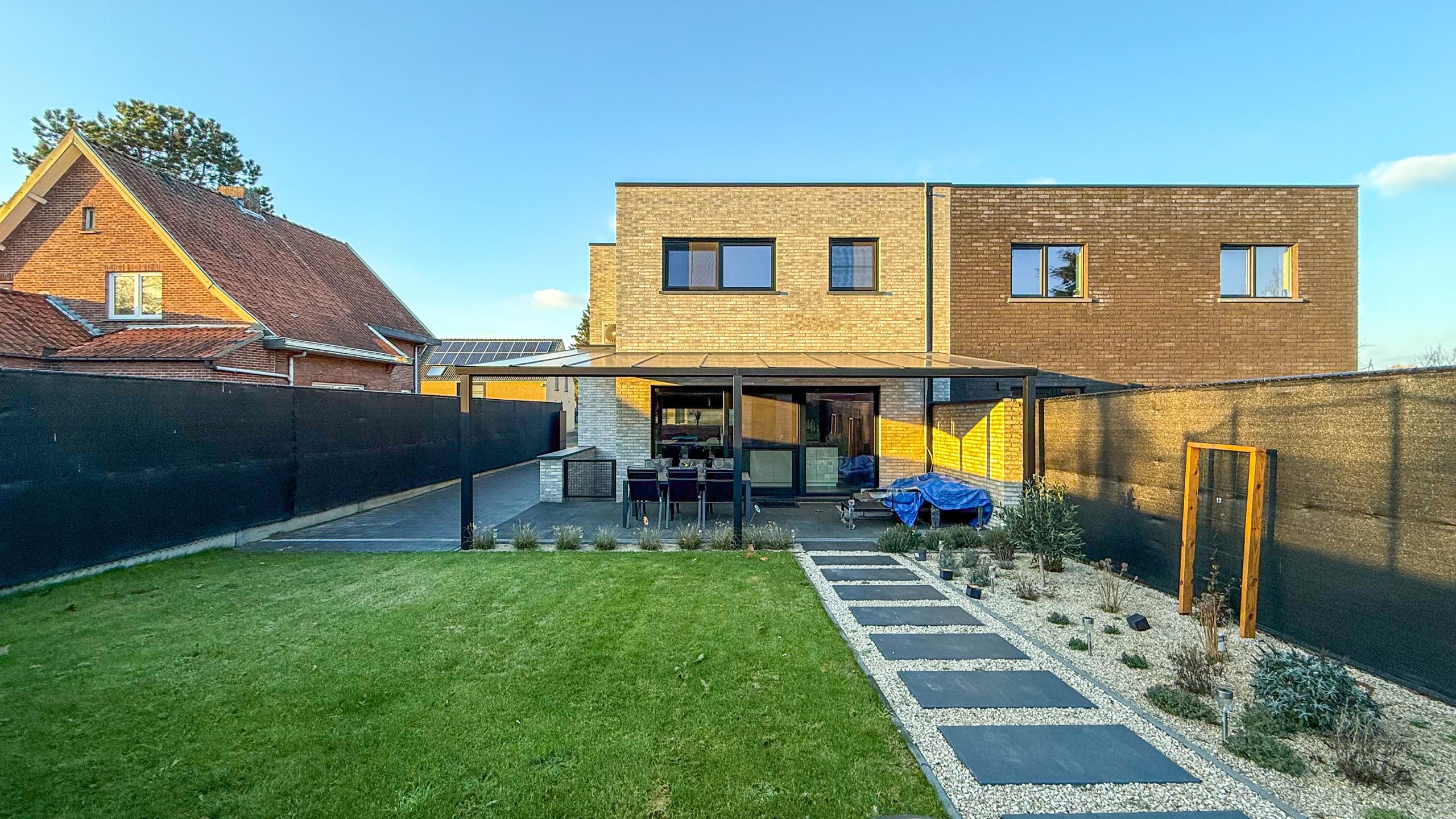 Moderne halfopen bebouwing (3 jaar oud) nabij E313 & E314! foto 46