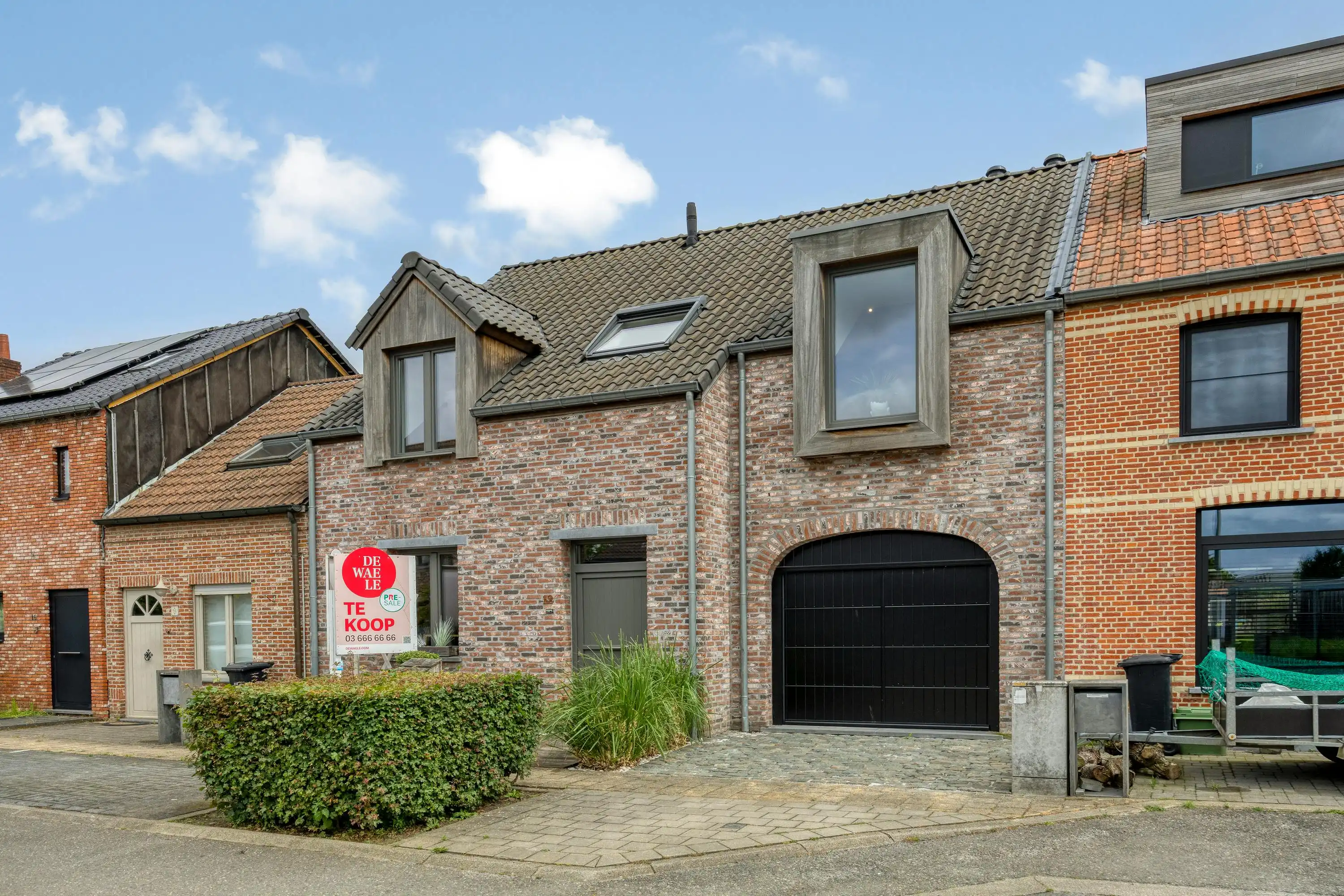 Huis (2010°) EPC A met 5 slaapkamers, garage en tuin te Wommelgem! foto 2
