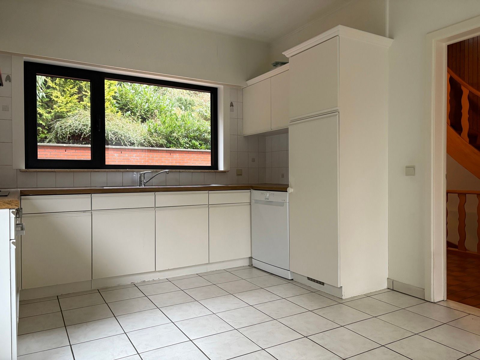 Ruime gezinswoning - rustig wonen in het groen. foto 10