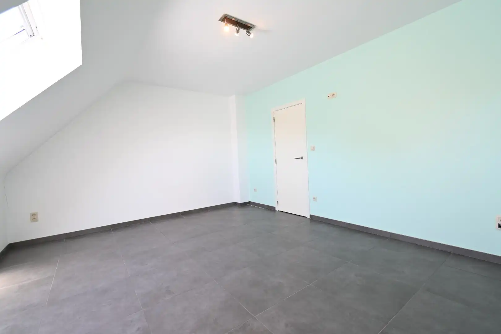 Knap ingericht ruim duplex-appartement met 3 slaapkamers te  Bilzen - Merem + autostandplaats foto 20