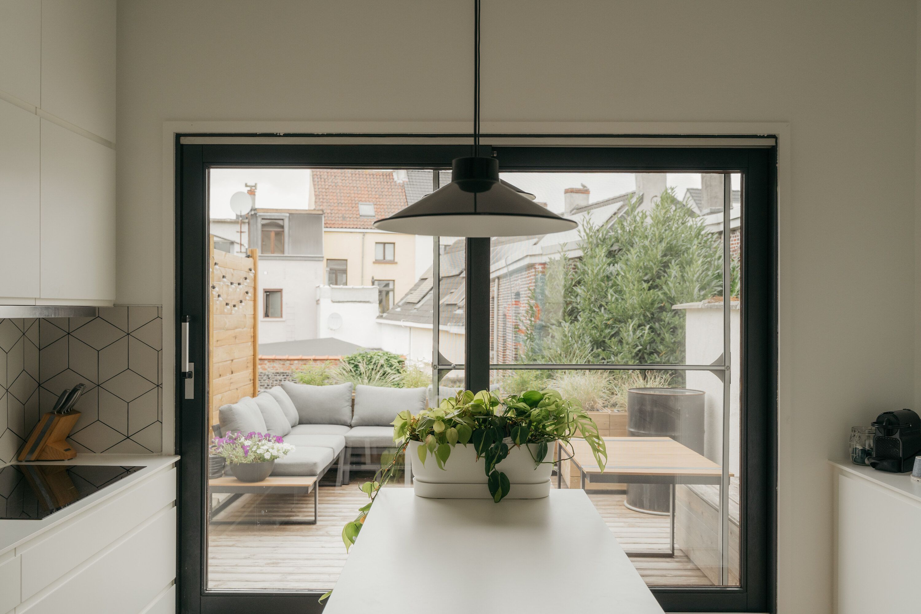 Back to SCHOOL(STRAAT): gerenoveerde woning met 3 slaapkamers, tuin en garage. foto 10