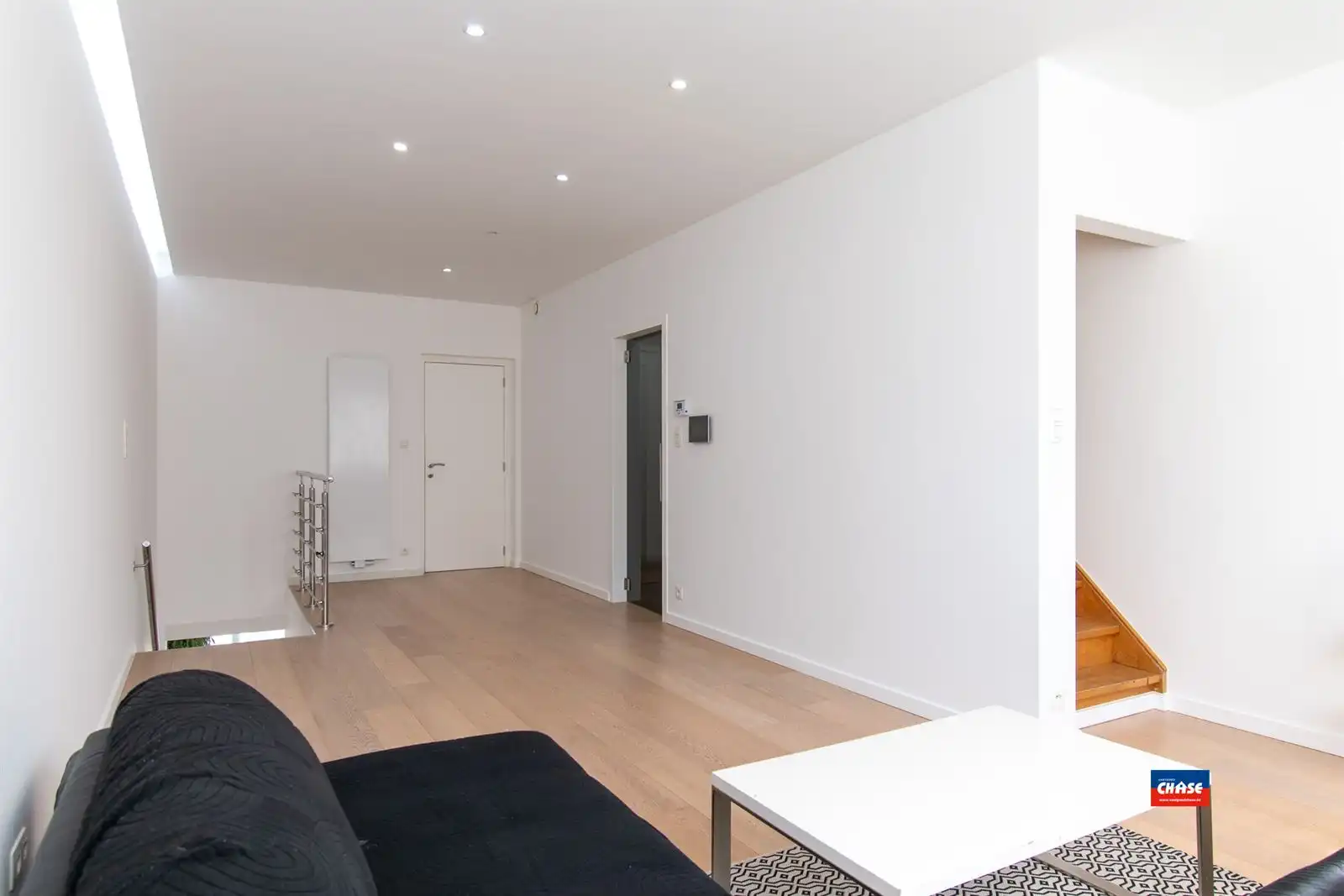 Gerenoveerde woning met terras, drie slaapkamers en garage foto 21