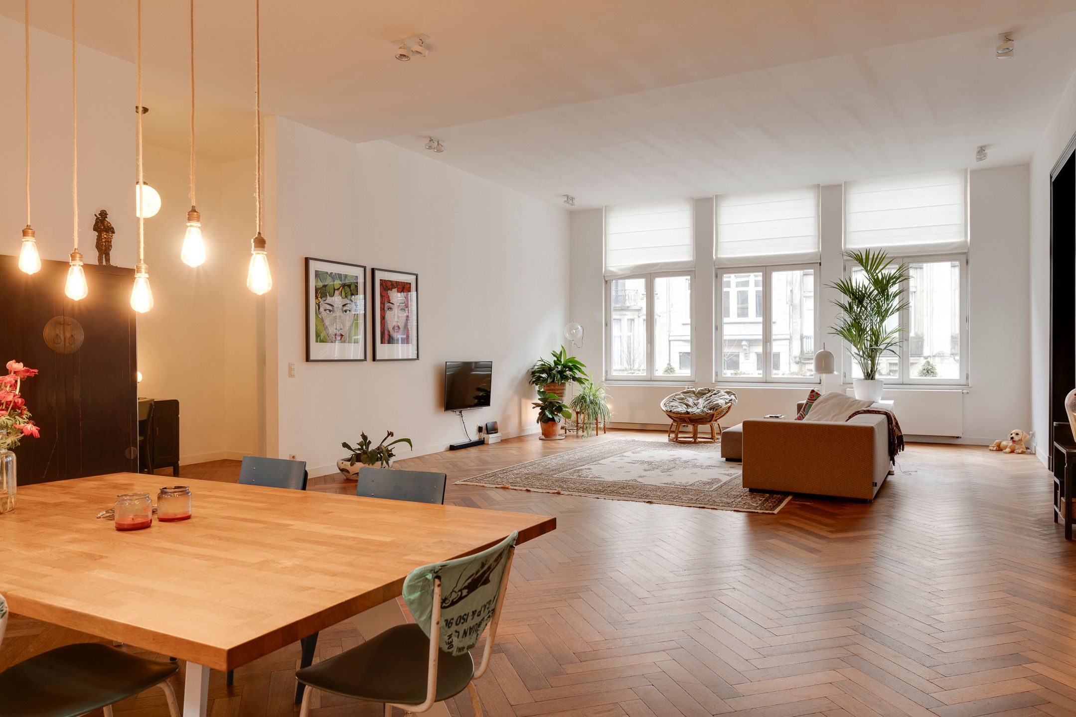 Ruim en karaktervolle loft in voormalige tabaksfabriek foto {{pictureIndex}}