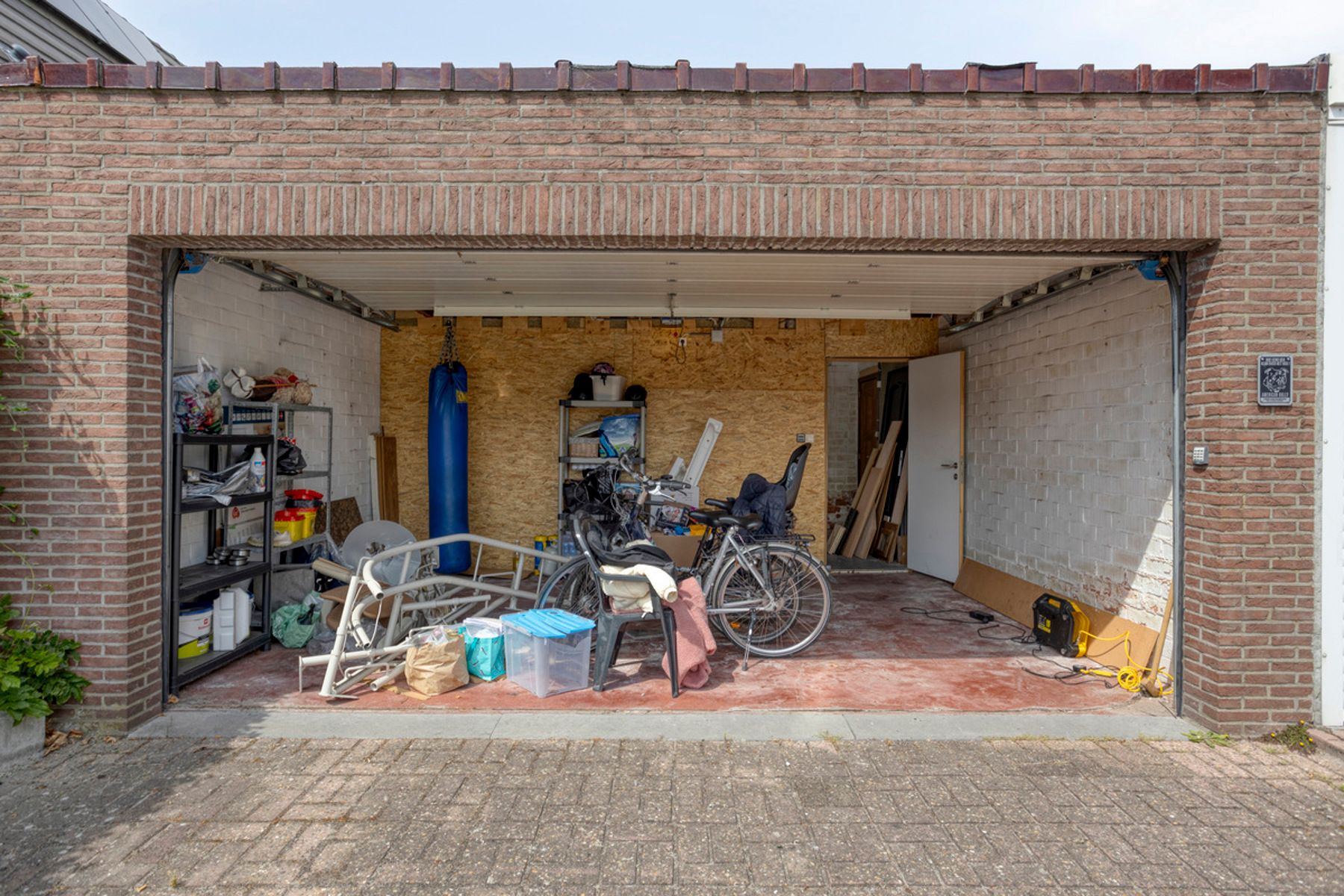 Licht te renoveren woning met zicht op groen in hartje SKW foto 24