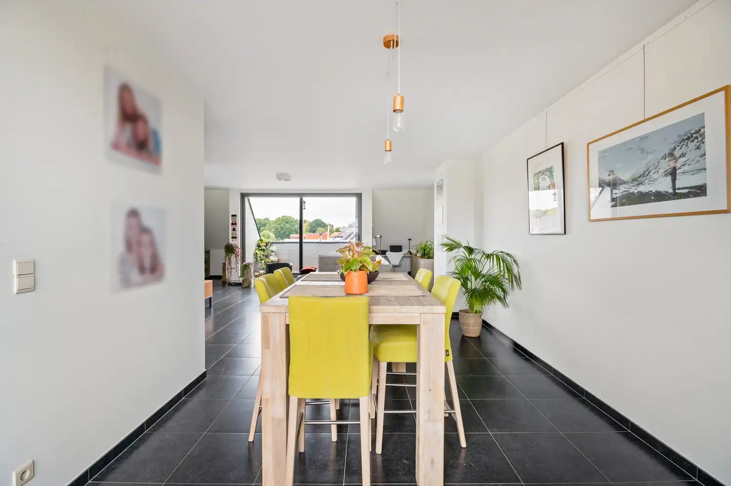 Ruim duplexappartement met 2 slaapkamers op toplocatie te Lint foto 7