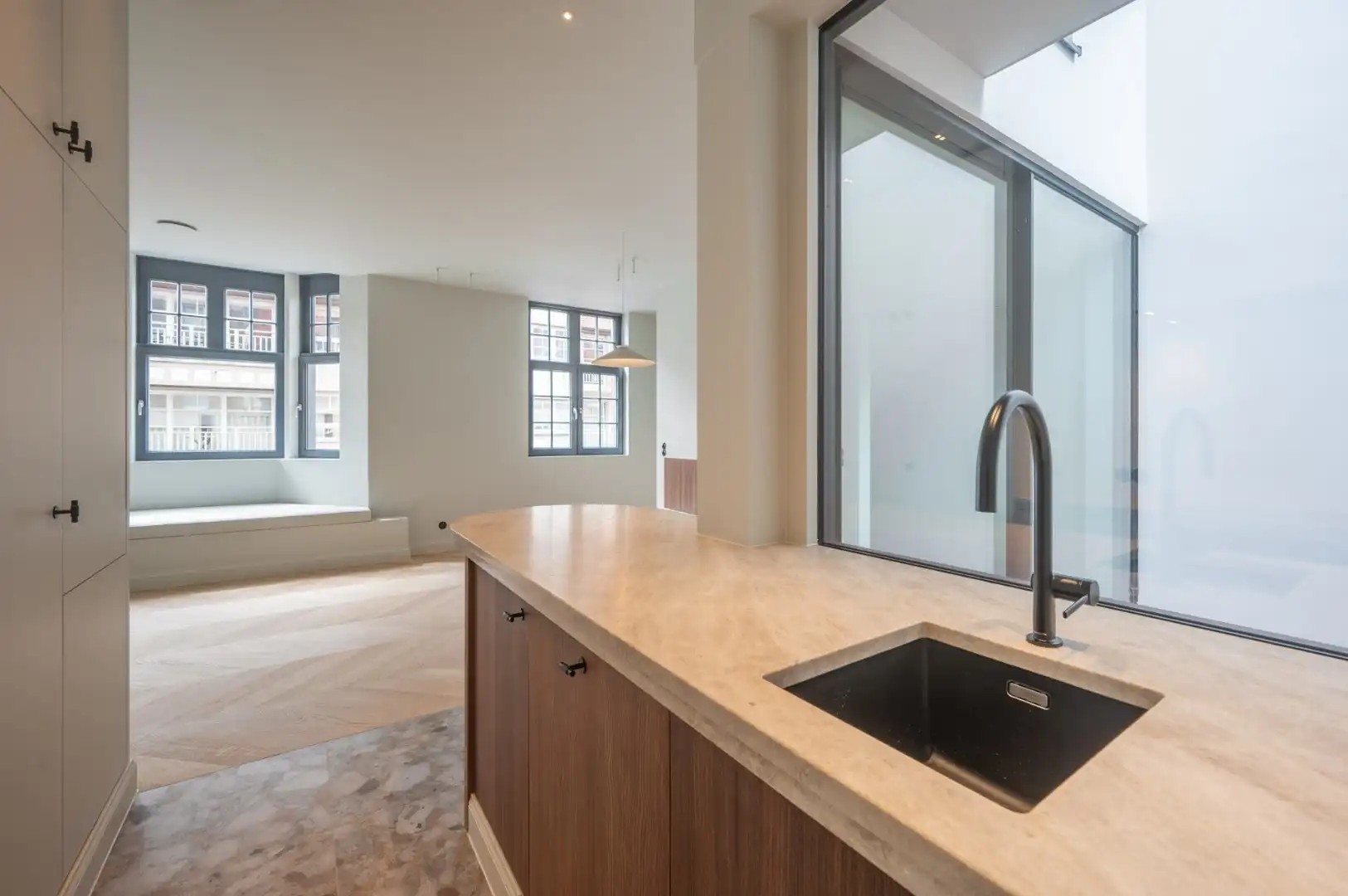 Luxueus afgewerkte nieuwbouwwoning met 4 slaapkamers op enkele stappen van de zee in Heist-aan-Zee foto 3