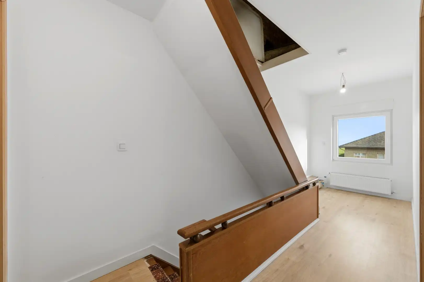 Instapklare halfopen bebouwing met 2 slaapkamers en ruime tuin foto 12