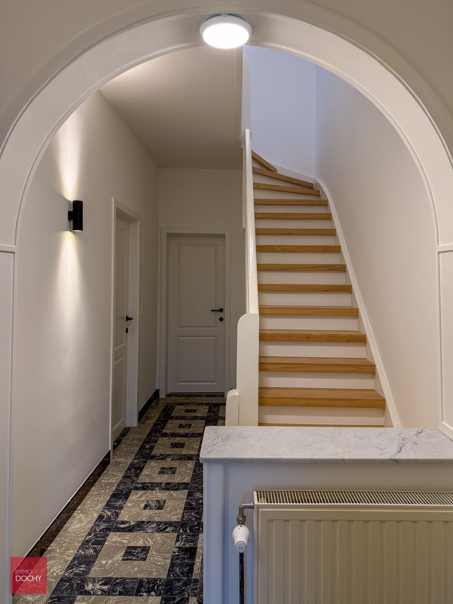 Volledig vernieuwde BURGERWONING met alle modern comfort | Kortrijkseweg 317 foto 2