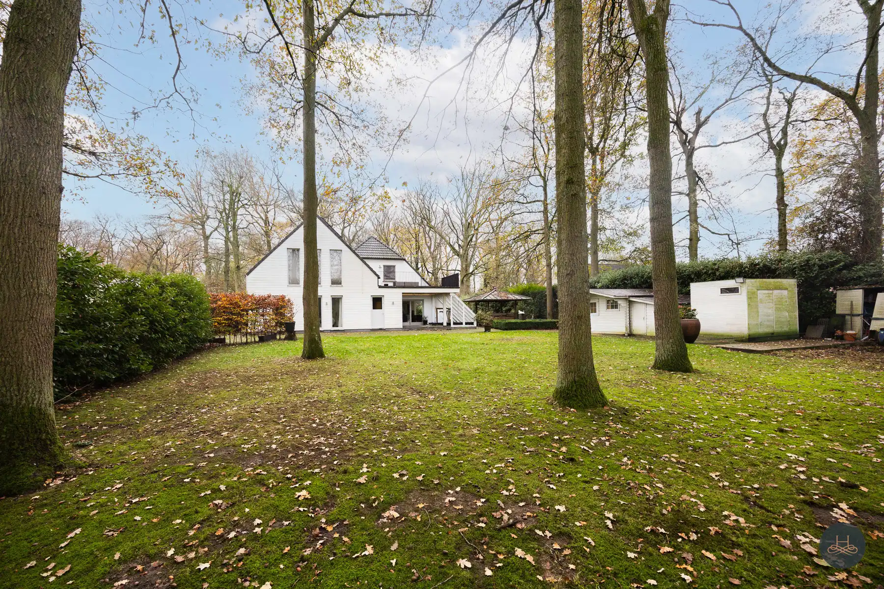 Functionele villa te koop met prachtige bomen op toplocatie foto 4