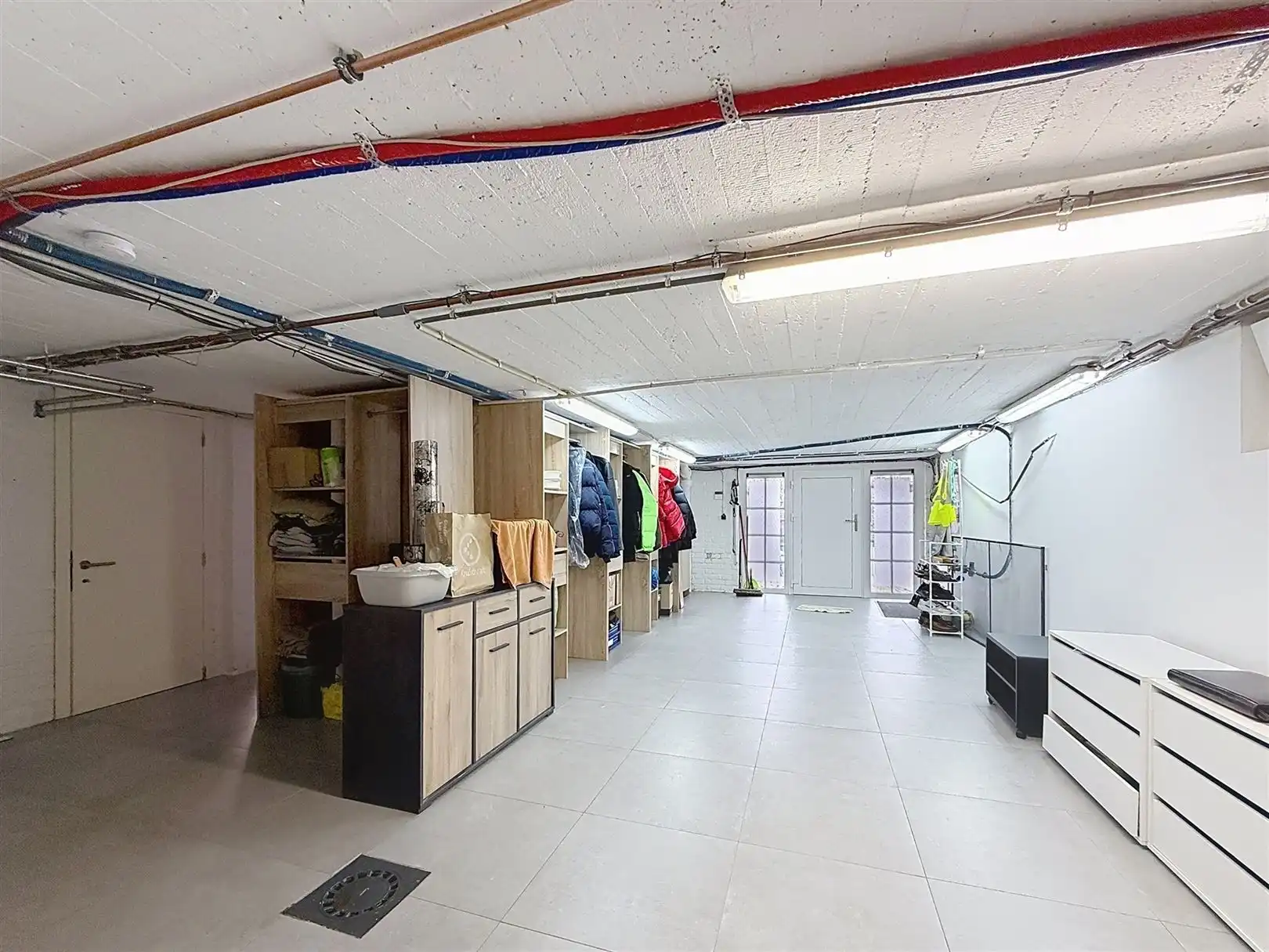 Ruime gerenoveerde woning, 5 slpks, 2 bdks, tuin, 11a 11ca  foto 62