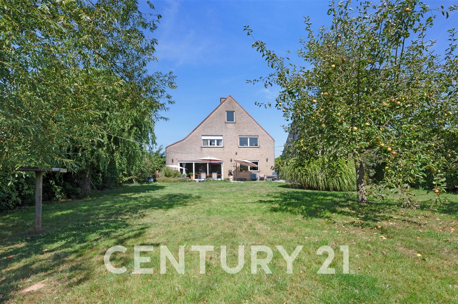 villa met tuin op 18are foto 5