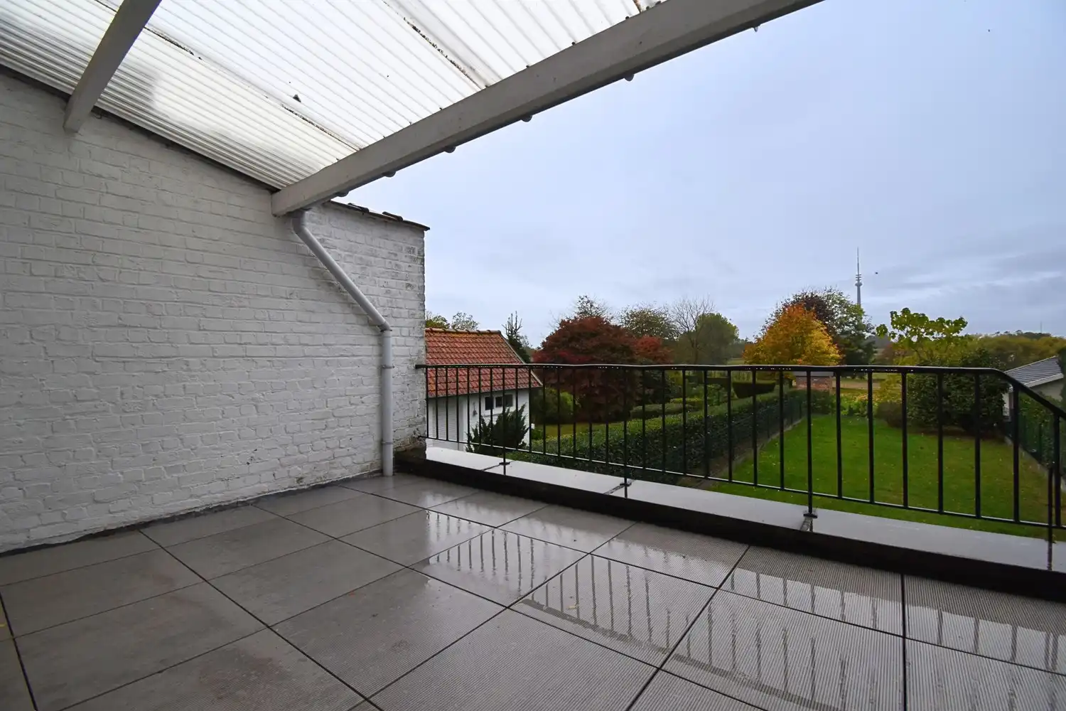 ruime bel-étagewoning met 3 slaapkamers, garage en tuin in het centrum van Sint-Pieters-Leeuw foto 7