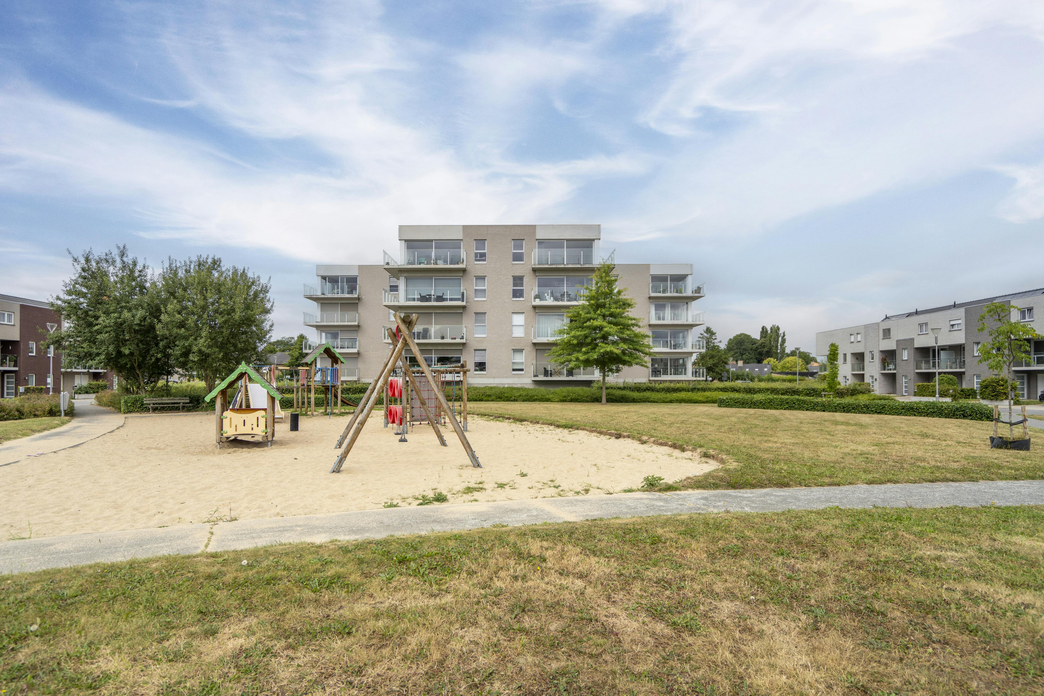 Uniek appartement op rustige ligging te huur in Heule foto 23