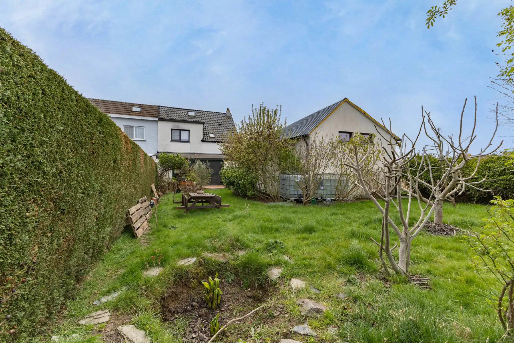Goed gelegen woning met ruime loods foto 21