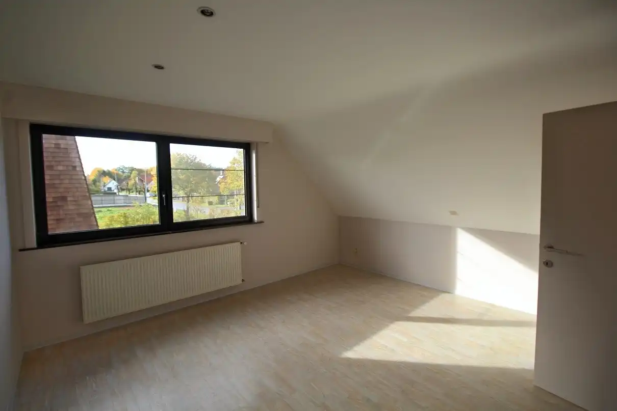 Zeer ruime villa met 3 slaapkamers te huur! foto 10