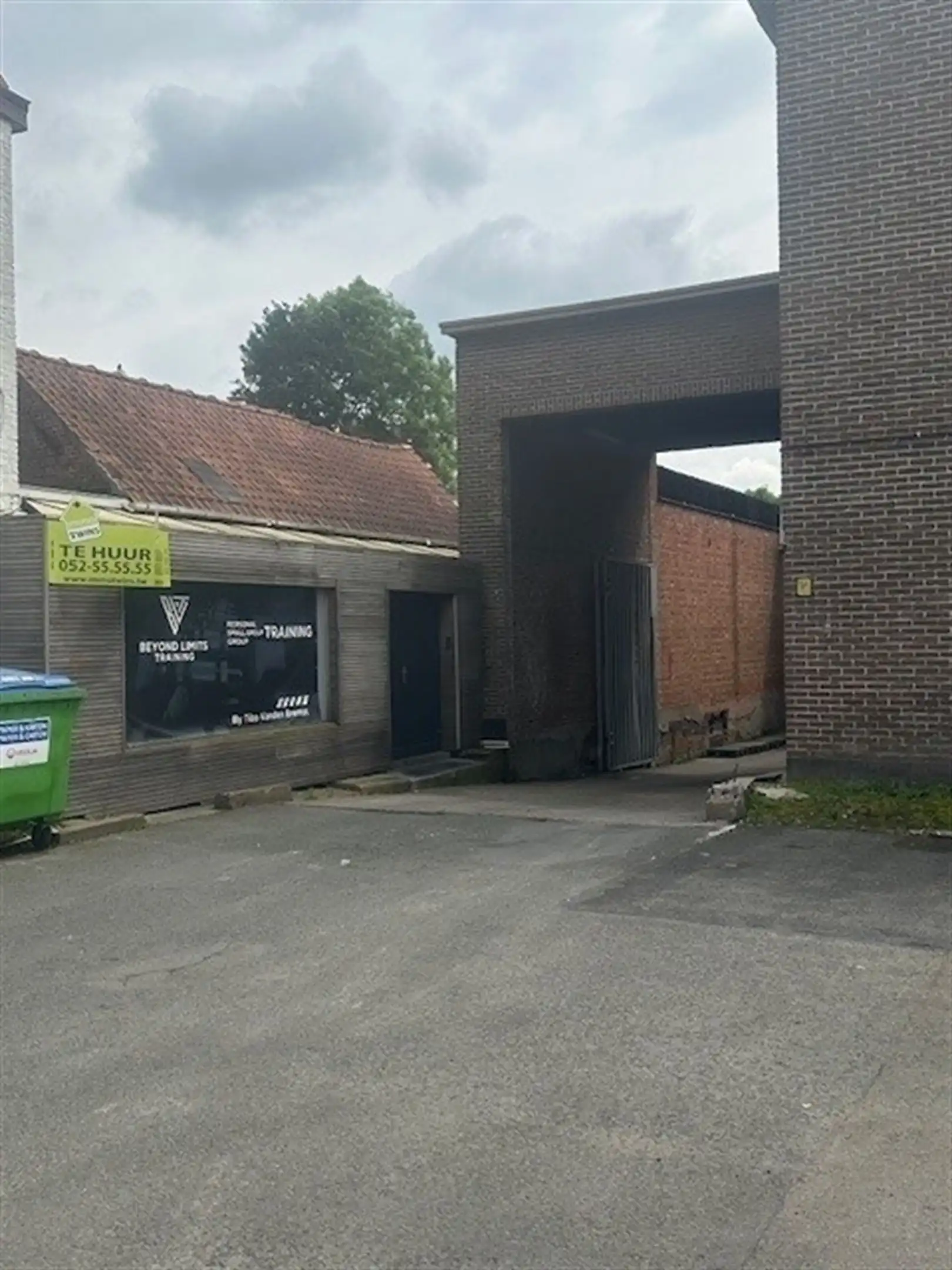 Goedgelegen handelspand op top ligging te Dendermonde foto 5