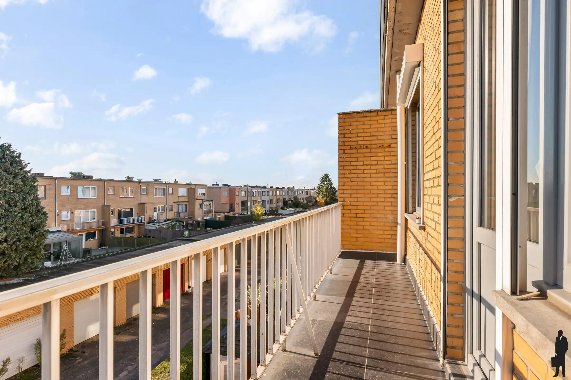 Appartement met terras + garage te Hoevenen! foto 12